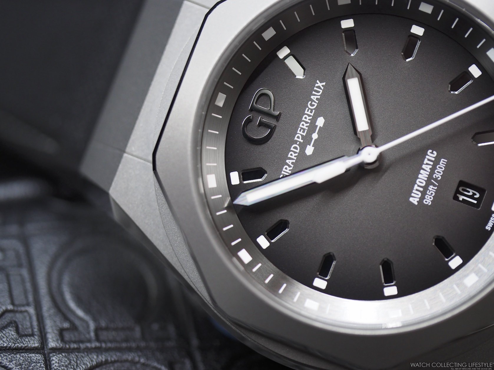 Girard-Perregaux Laureato Absolute Ti 230