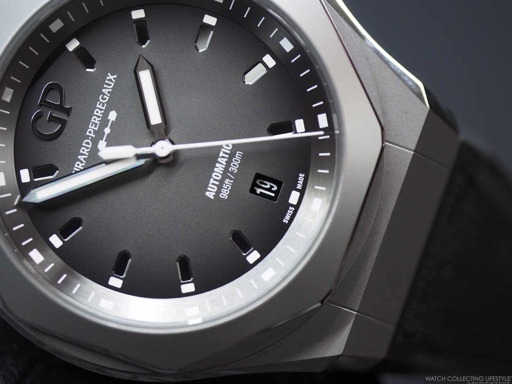 Girard-Perregaux Laureato Absolute Ti 230