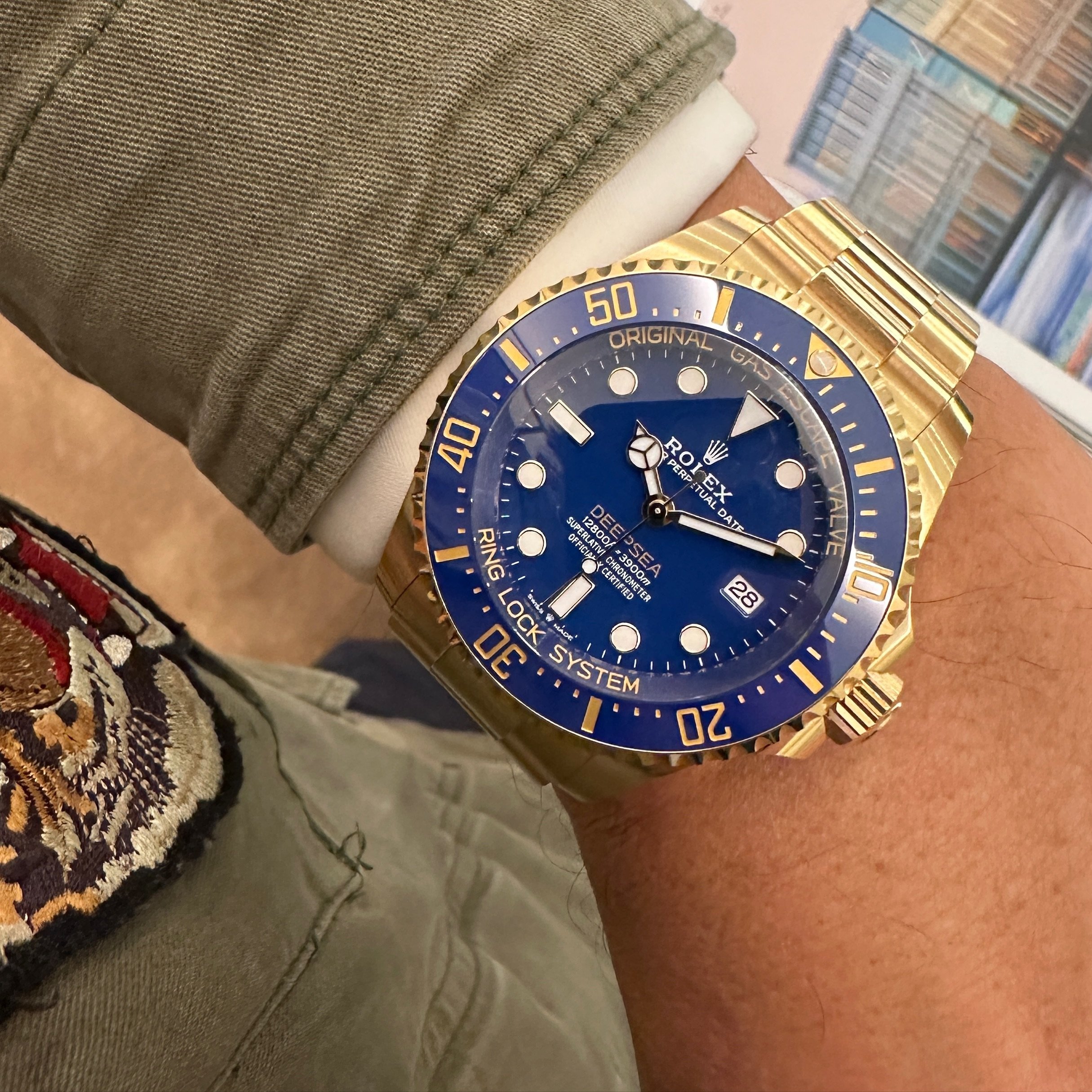 New @rolex Deep Sea in 18K Yellow Gold. #watcheswonders2024 #rolex #rolexdeepsea #rolexdeepseayellowgold #deepsea #deepseayellowgold #watchlife #watchcollectinglifestyle #luxurylifestyle #watches #relojes #relojesdelujo #watchaddict