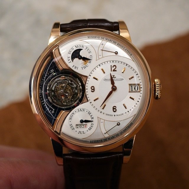 The @jaegerlecoultre Duometre Heliotourbillon Perpetual marks a new era for the Duometre Collection with an innovative tourbillon constructed on three axes a first for Jaeger-LeCoultre. Pushing the boundaries of haute horlogerie, the new Jaeger-LeCou