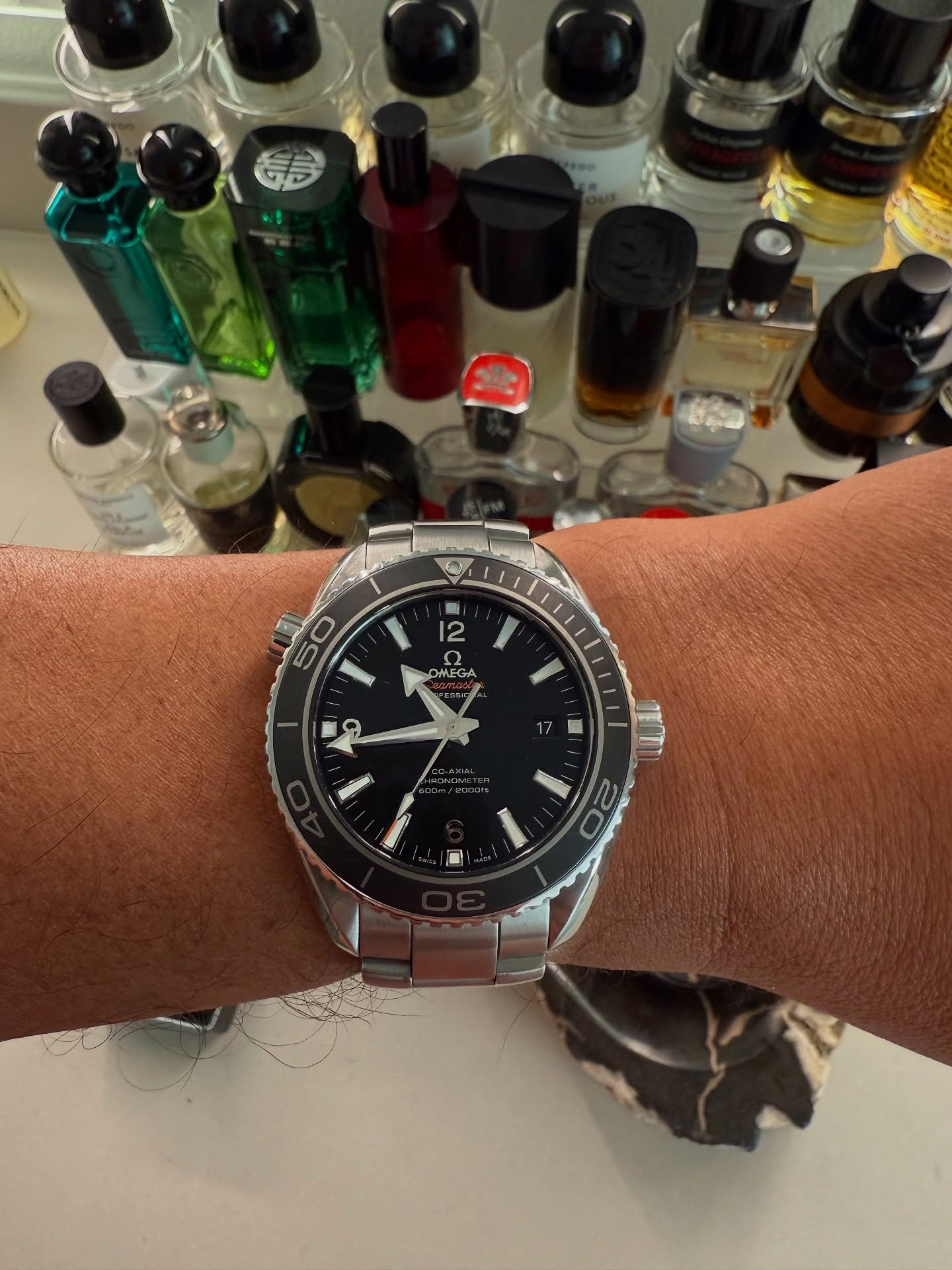 Referred to by @omega as Seamaster Planet Ocean 600M James Bond, the discontinued Seamaster ref. 232.30.42.21.01.001 that was released in 2011 to replace the first generation of Planet Oceans 2500 &mdash;initially released in 2005&mdash; is in our op