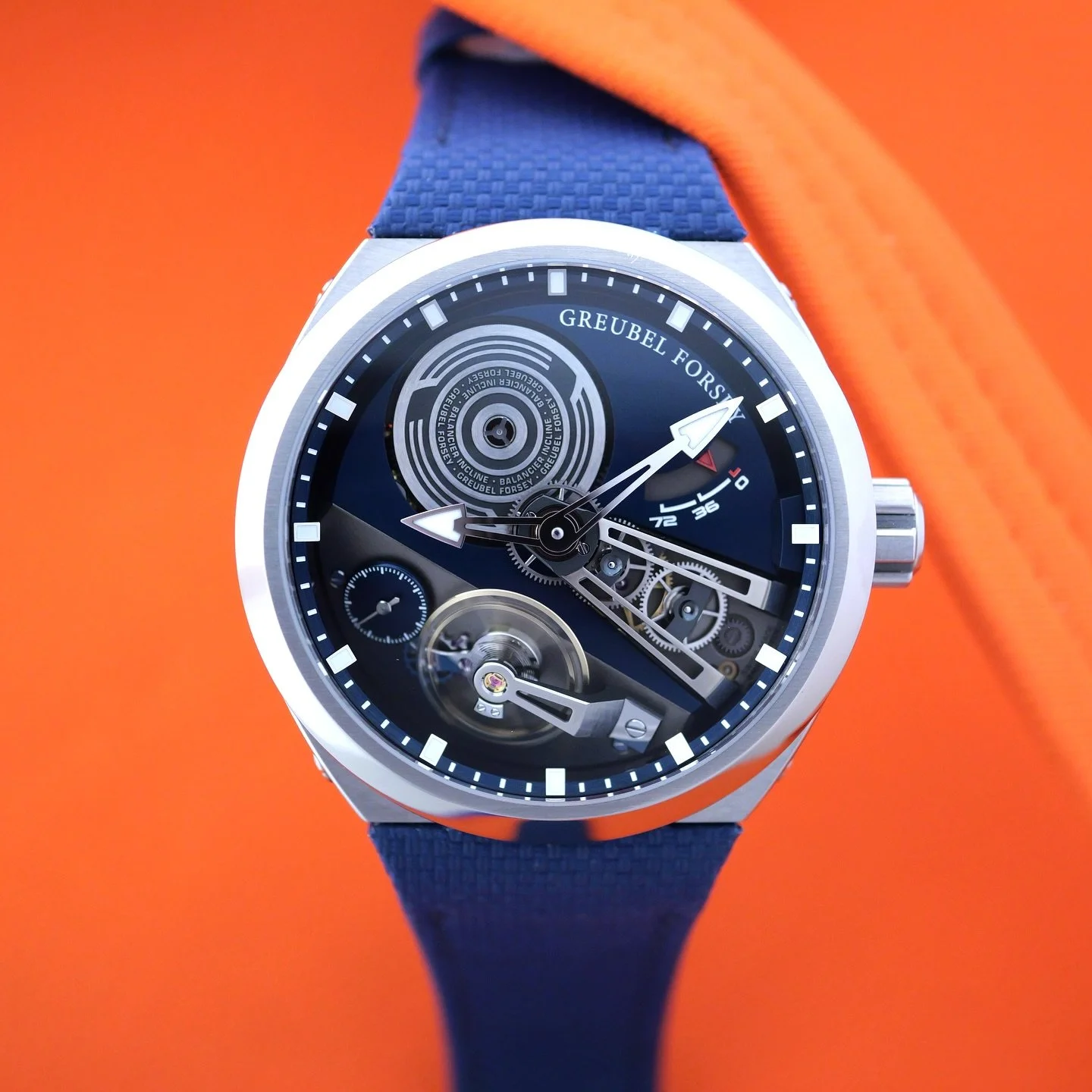 The incredible @greubel.forsey Balancier Convexe S2 with its 41.5 mm case in titanium and its inclined balance wheel system. The entire case is curved, both at the front and at the back. On the back, it offers total comfort, hugging the curve of the 