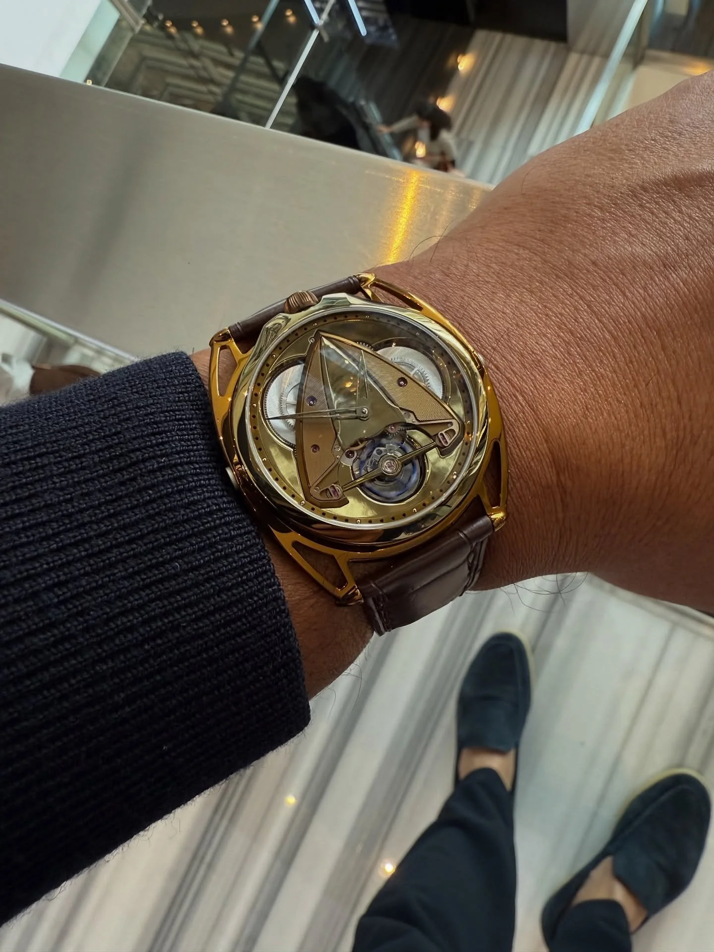 The impressive new @de_bethune DB28xs Yellow Tones, unveiled today at the @siarmx in a 39 mm oxidized titanium case. #debethune #siar2025