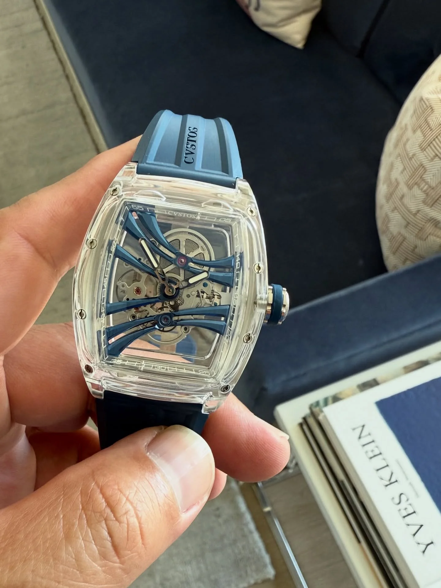To celebrate its 20th anniversary, @cvstos_official decided to partner with Russian tennis player @karenkhachanov. The CVSTOS Challenge K. Khachanov is cased in sapphire, features a blue PVD-coated skeletonized movement, and is secured by a blue rubb