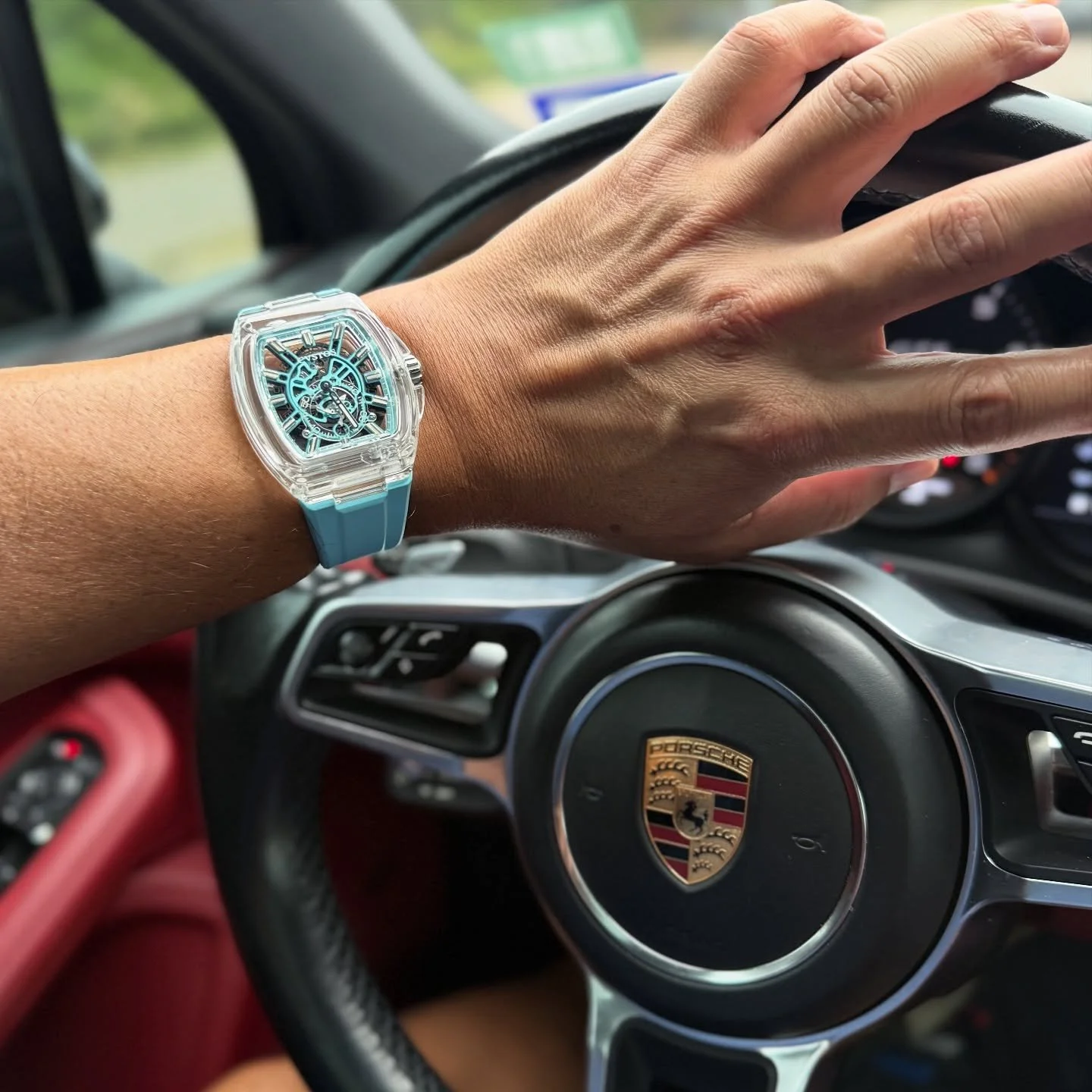 The elusive @cvstos_official Metropolitan PS Sapphire Skeleton Ice Blue. In my top five of watches I&rsquo;ve ever owned. Love it. 💙🥶💙🥶 @cvstosgermany @cvstos_mexico @cvstos_japan
