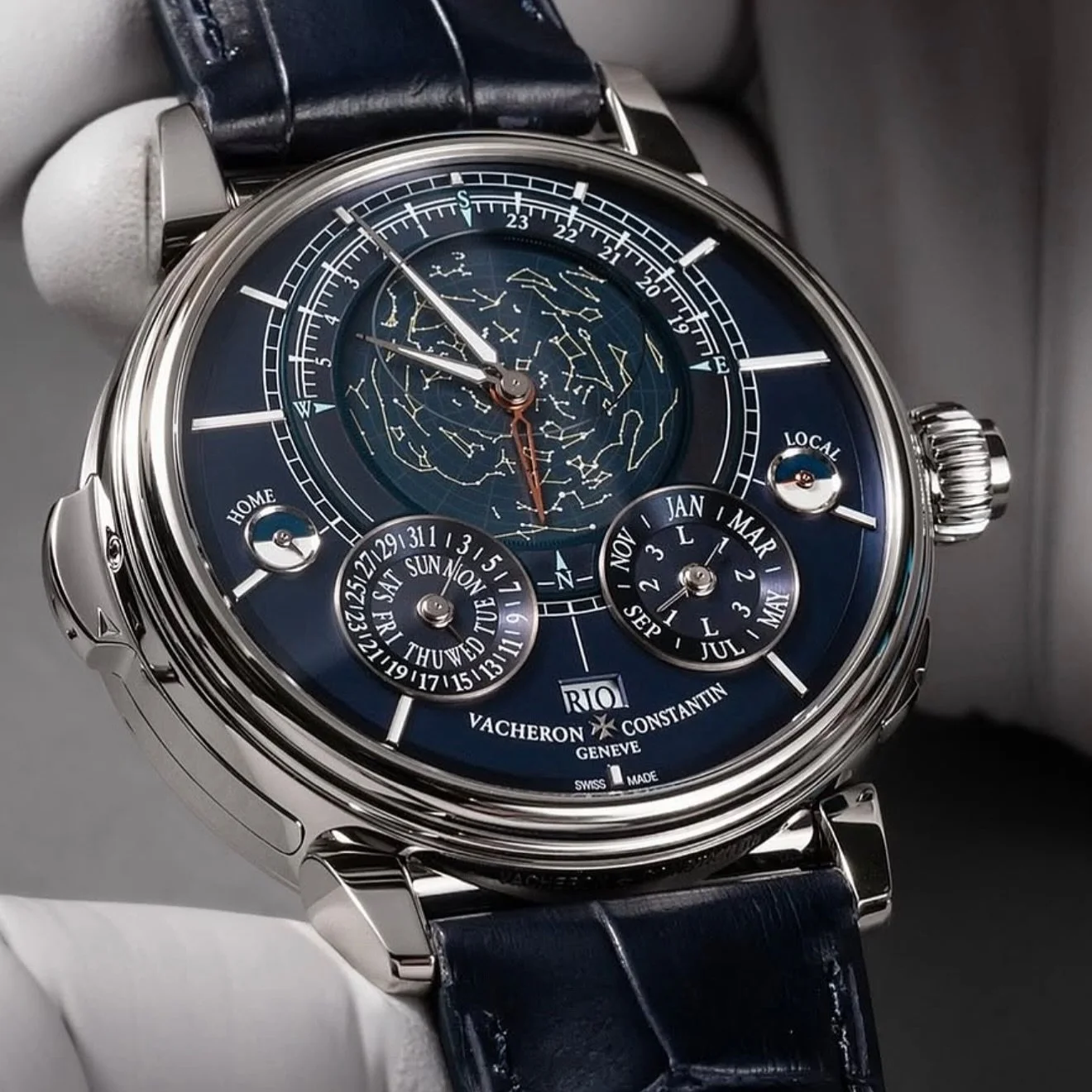 @vacheronconstantin commemorates its 270th anniversary by engineering portals to different dimensions of time itself. The new Les Cabinotiers Cosmica Duo Grande Complication, part of the &lsquo;La Qu&ecirc;te&rsquo; series, takes this vision to its l