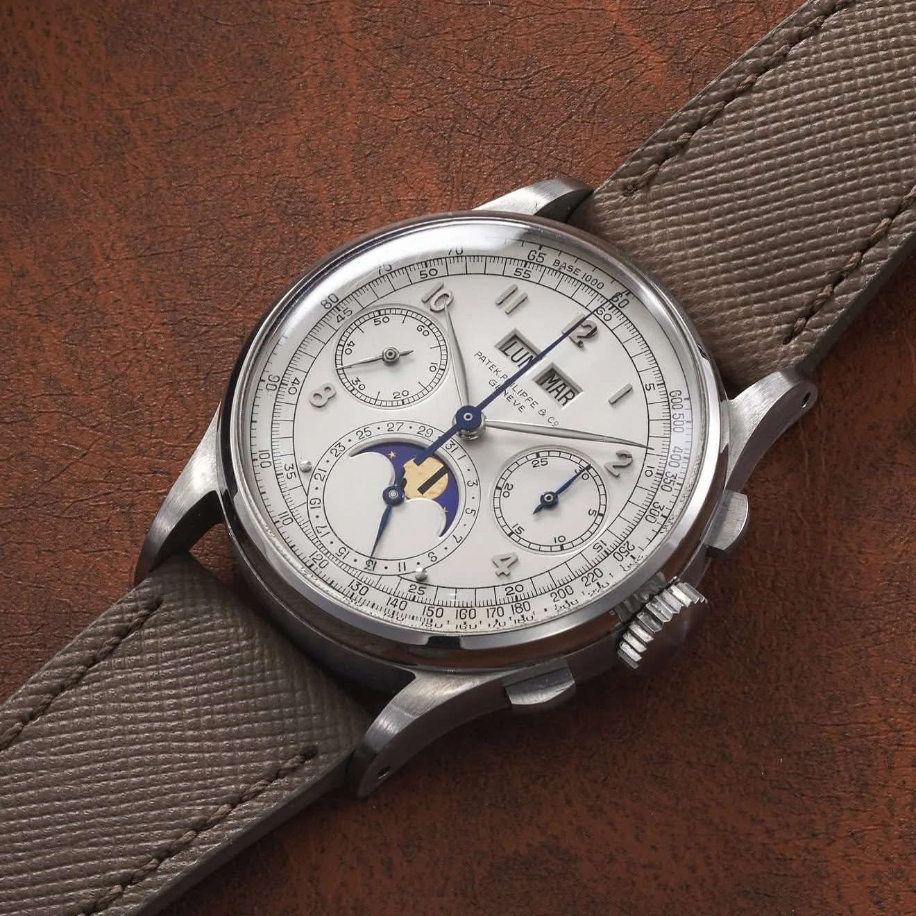 This vintage @patekphilippe ref. 1518 in steel sold today for CHF 14,190,000 Swiss Francs approximately $17.6 Million USD
at the @phillipswatches Decade One Auction in Geneva 🇨🇭
setting a new world record. #patekphilippe