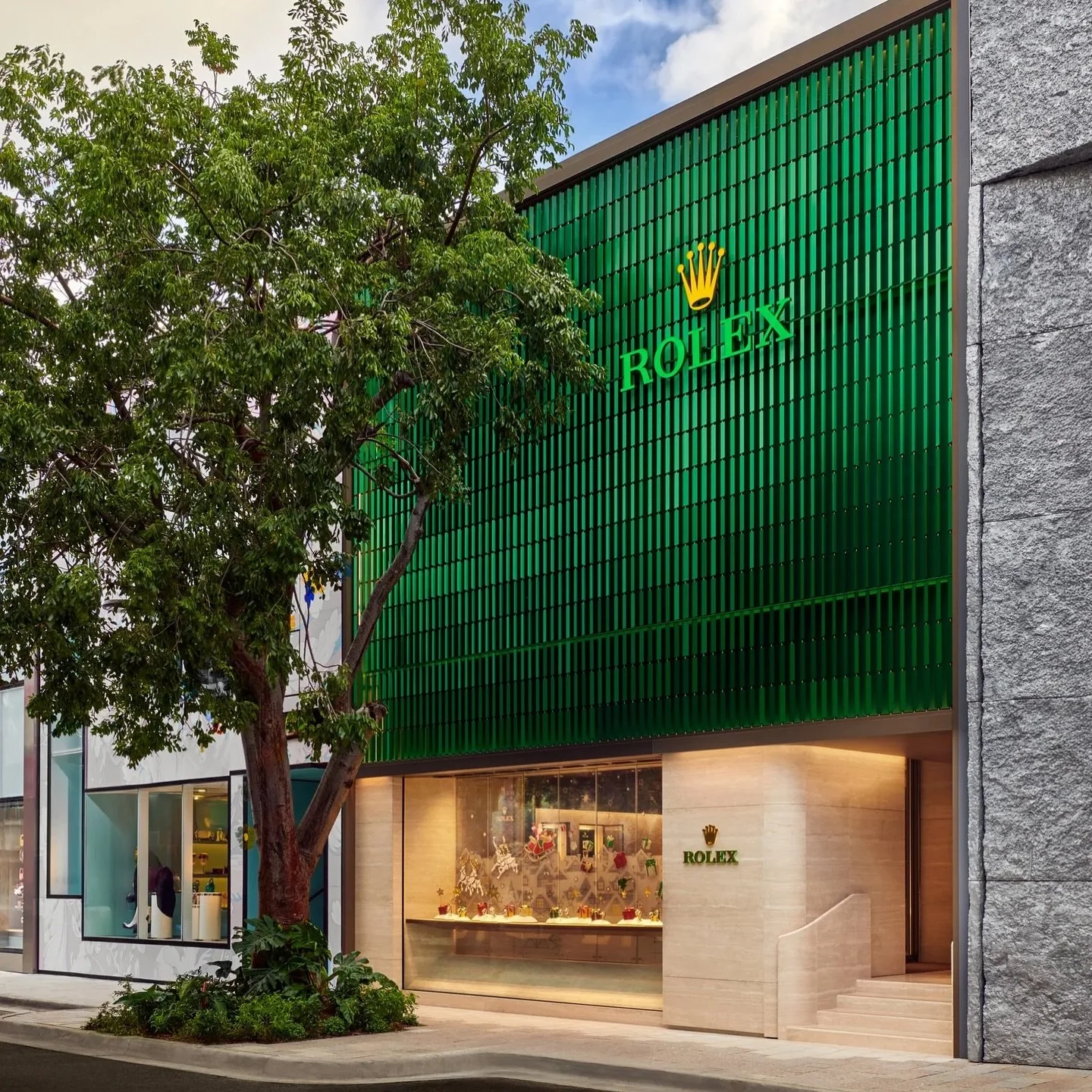 Miami&rsquo;s Design District now welcomes a 4,900-square-foot temple to horological excellence that redefines what a @rolex boutique can be.

Luxury Swiss @rolexboutiqueluxuryswiss the Holtzman family&rsquo;s authorized Rolex retailer with over thre