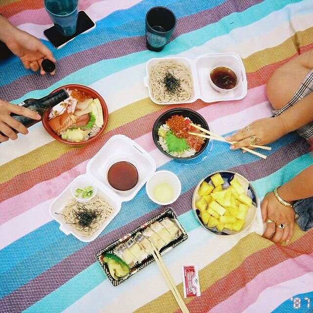 New #film from yesterday&rsquo;s sushi and soba picnic in celebration of @sierraera&rsquo;s birthday! 🍣 @inaba_honolulu is our favorite, and being able to support them and other local eateries during this time is even sweeter with @fhbhawaii&rsquo;s