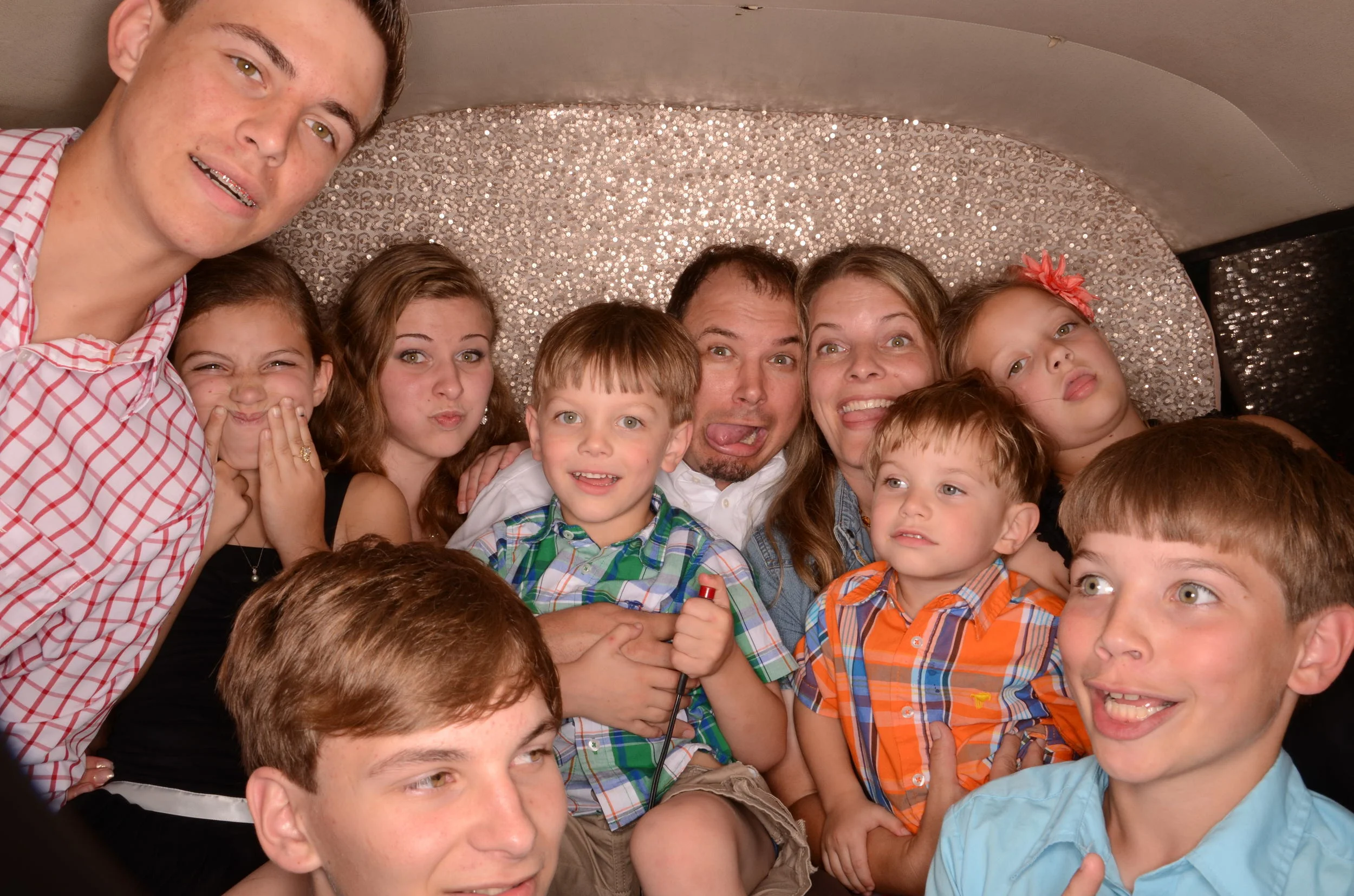 fun-photobooth-the-photo-bus