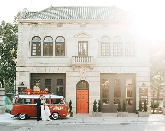 The Red Photo Bus at an old firehouse seems like a match made in heaven! Love and kind of obsessed with these photos that Juliana took! &bull;
&bull;
Venue: @thefirehousekc
Planner: @bridalpathweddingsandevents
Lighting: @iconeventgroupkc
Floral Desi