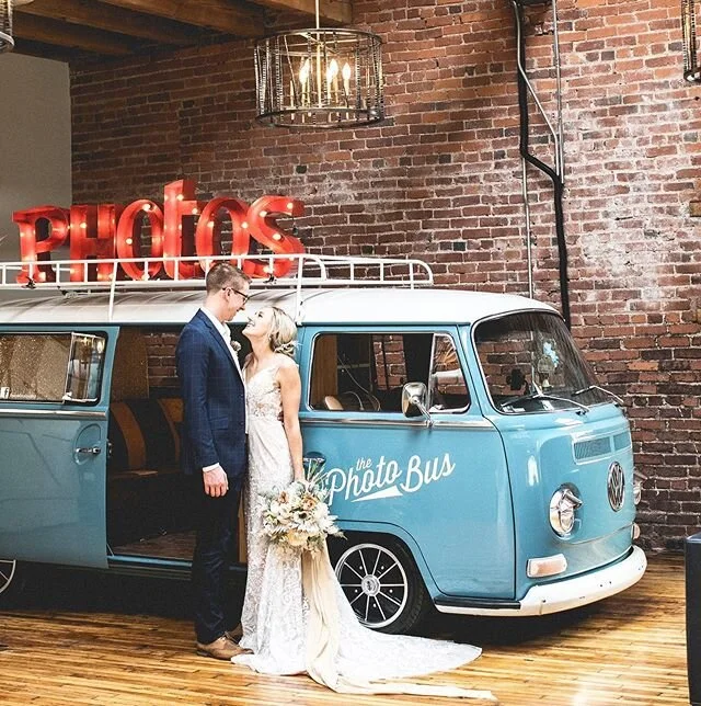 So excited to get back to this beautiful venue with the all the natural light and modern touches! Thinking of our friends on this Friday! &bull;
&bull;
&bull;
&bull;

The Harlow | @theharlow_kc 
Photography | @heirloomphotocompany
Planning | @soireee