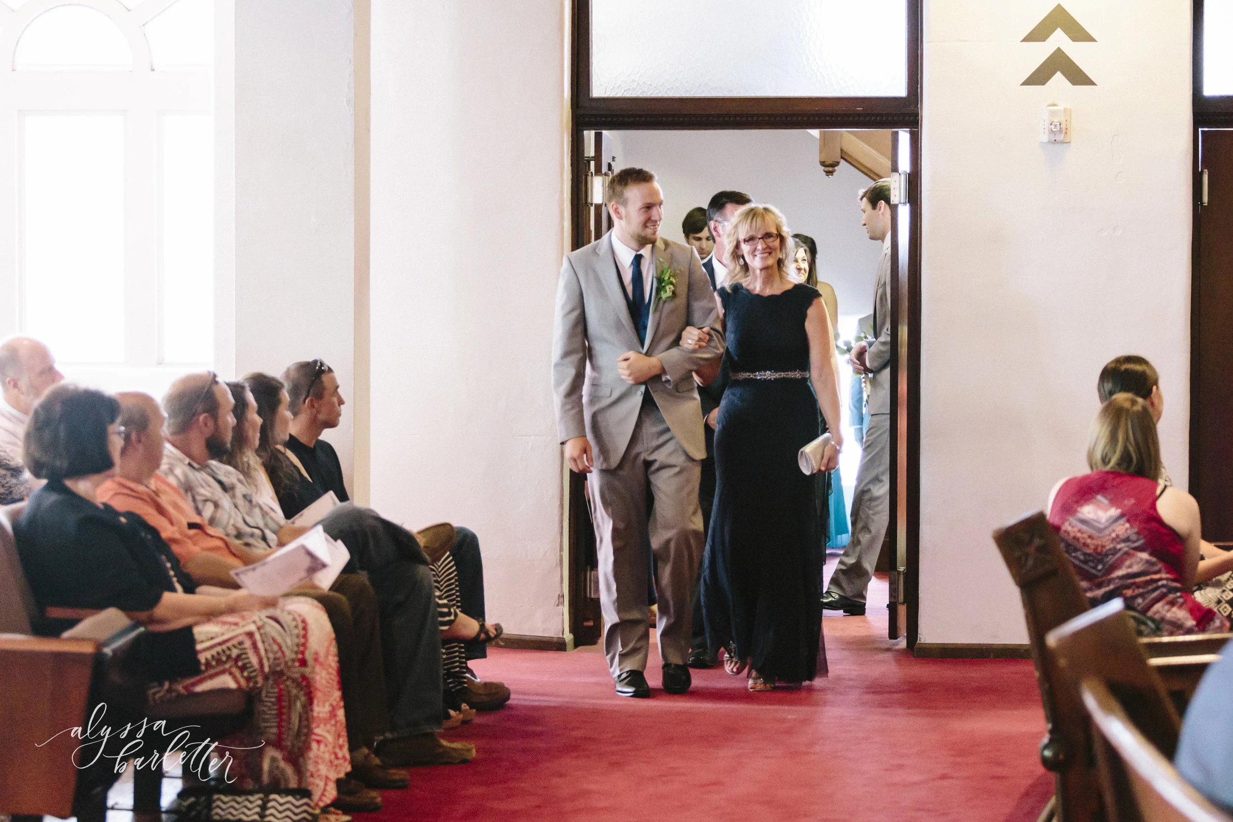 kansas city wedding photographer redeemer church midtown ceremony