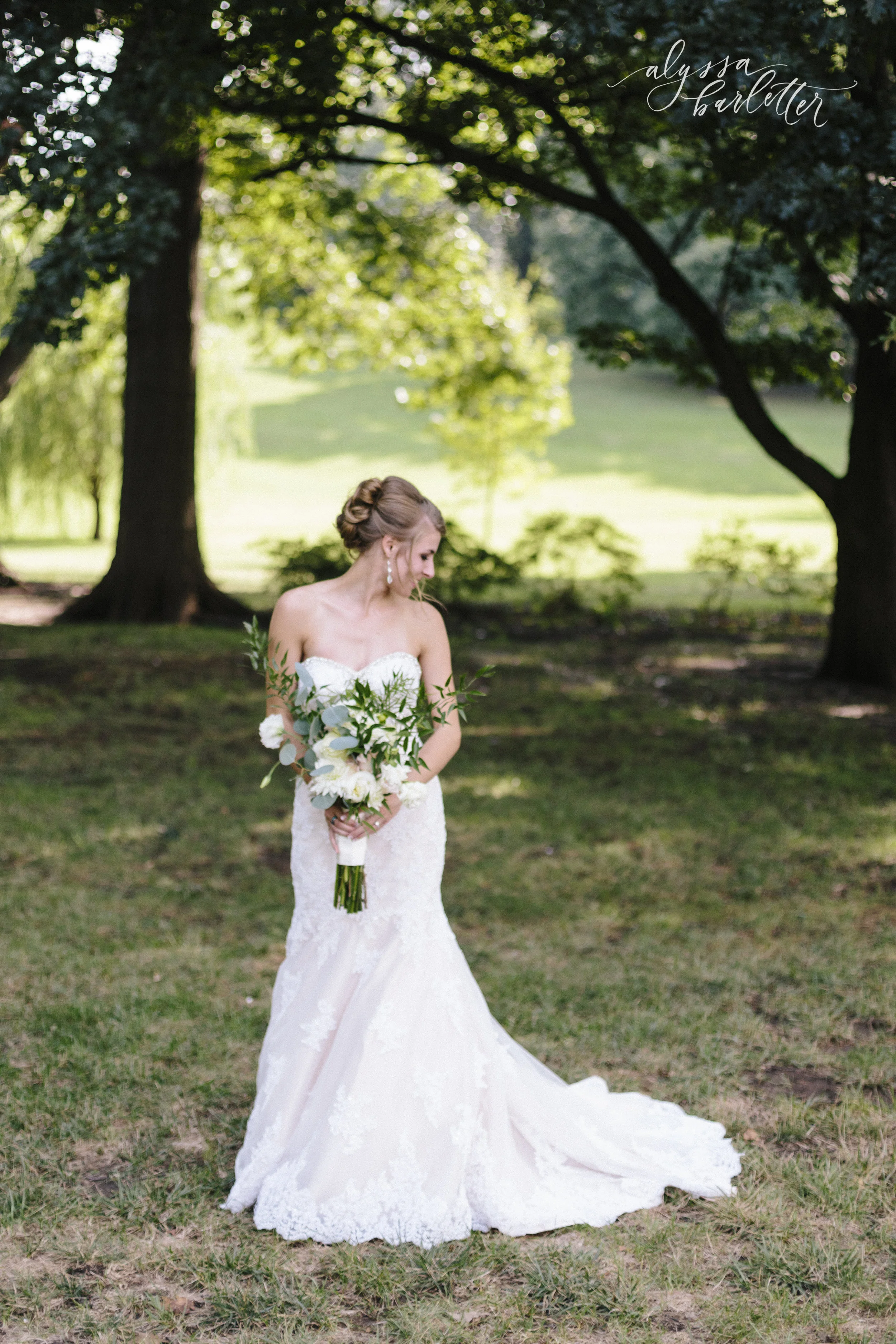 kansas city wedding photographer loose park bride portraits