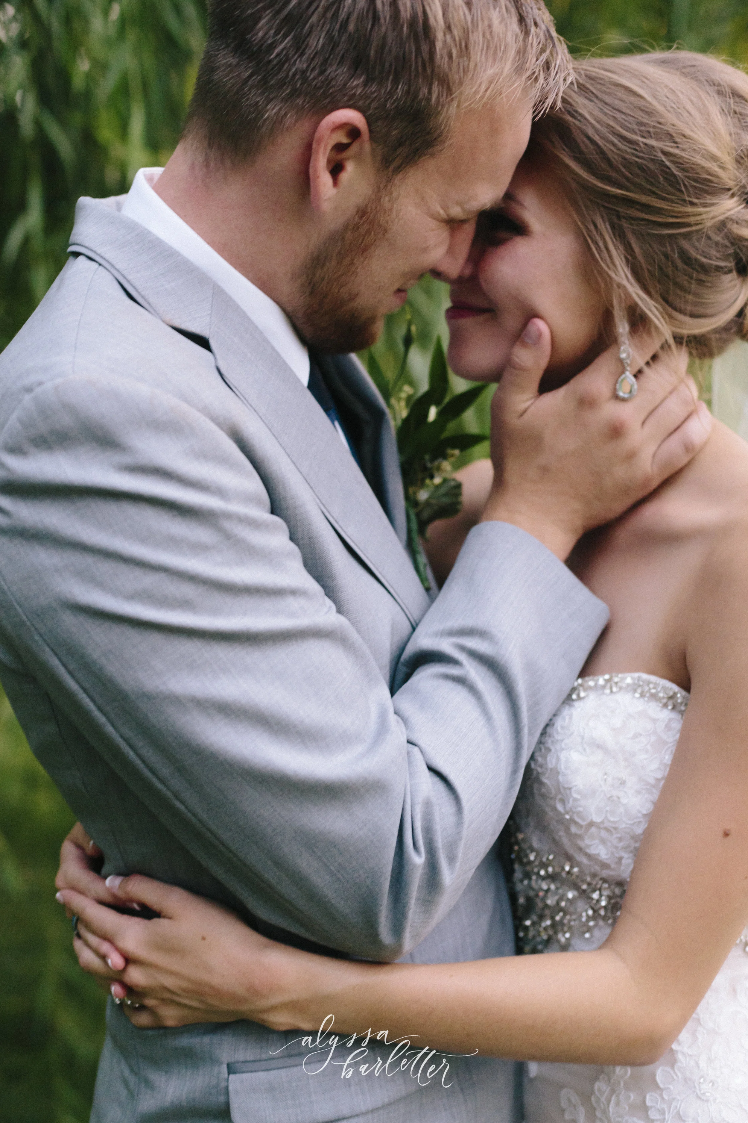 kansas city wedding photographer loose park bride groom bridesmaids groomsmen bridal party portraits