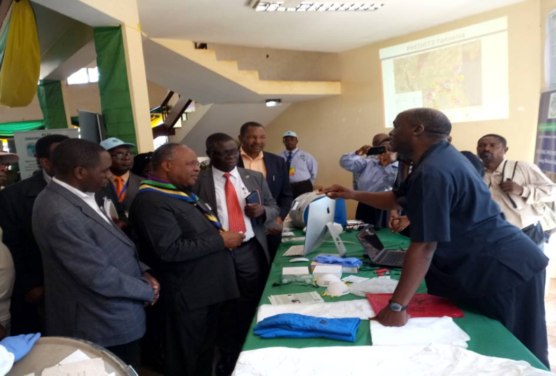 Prof. Kazwala (at right) and Prof. Kipanyula (1st from left), the Minister of Natural resources and Tourism Prof. Jumanne Maghembe (2nd from left), SUA Vice Chancellor Prof. R. Tihelwa Chibunda (3rd from left) and the Morogoro region commissioner Dr. Steven Kebwe (4th from left).
