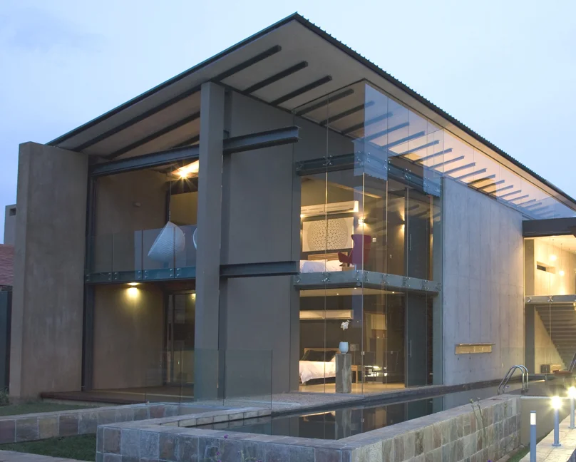 home-photo-C.jpg