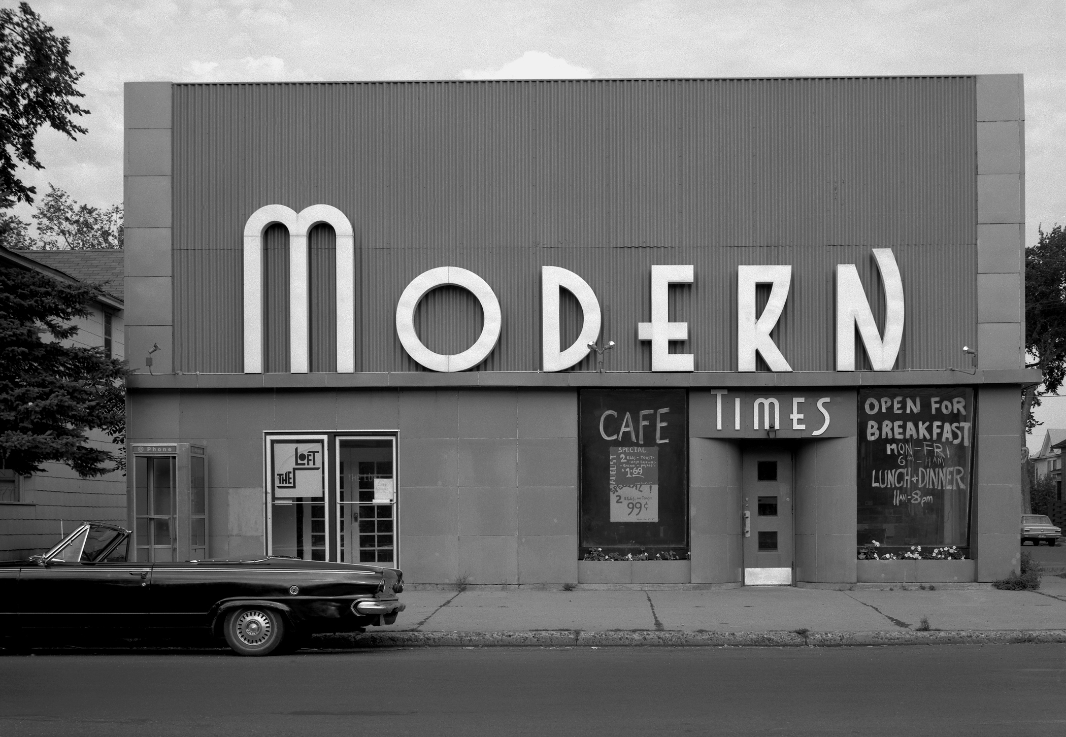 Modern Times Cafe, Minneapolis, MN, 1983. ©Kelly Povo