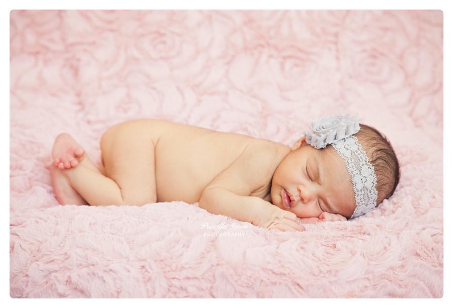 Charlotte_Newborn_photographer_Priscillagreenphotography010.jpg