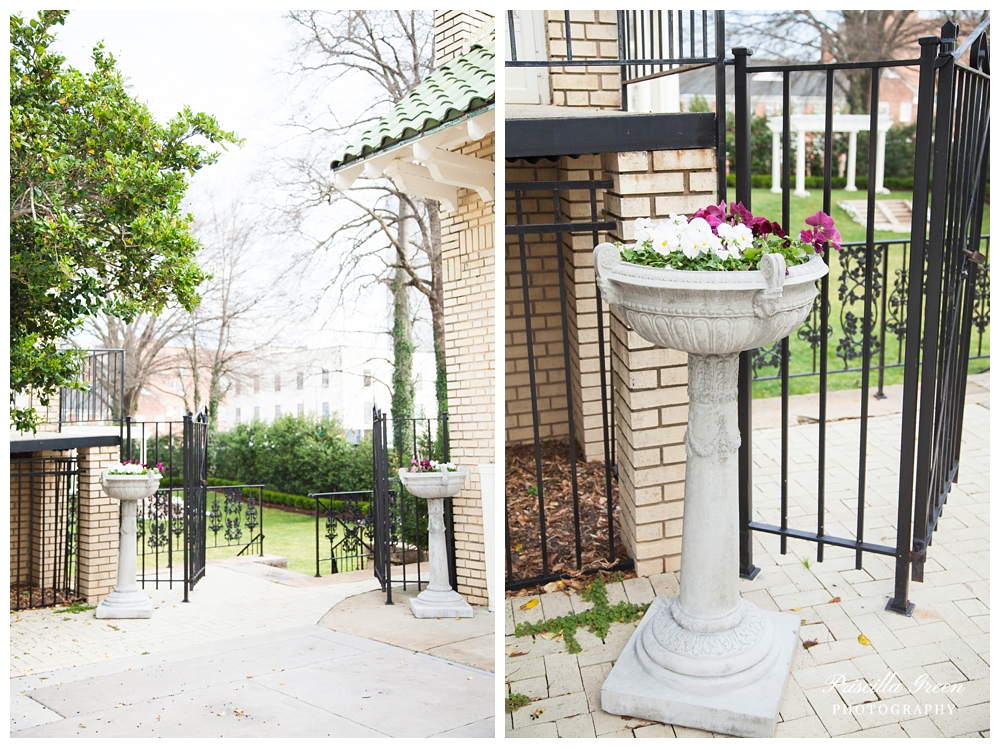  Entrance to gardens 