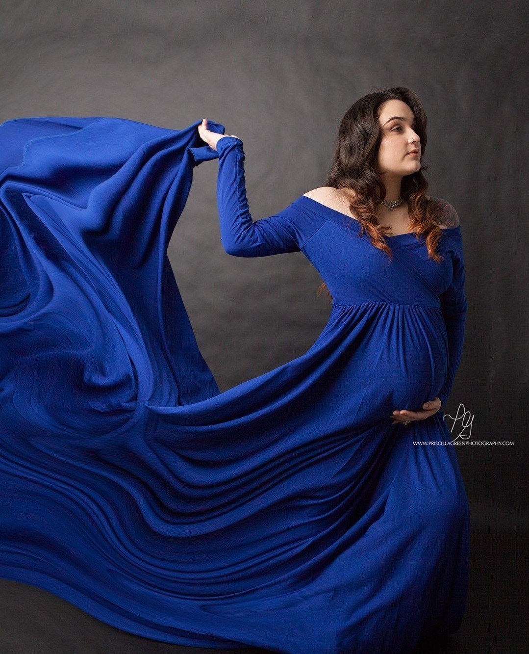 So many different possibilities in studio!⁠
Maternity dress available for our clients.⁠
⁠
Take a look on our website at our large collection of maternity gowns www.priscillagreenphotography.com click the menu &quot;information&quot; ➡️&quot;studio dr