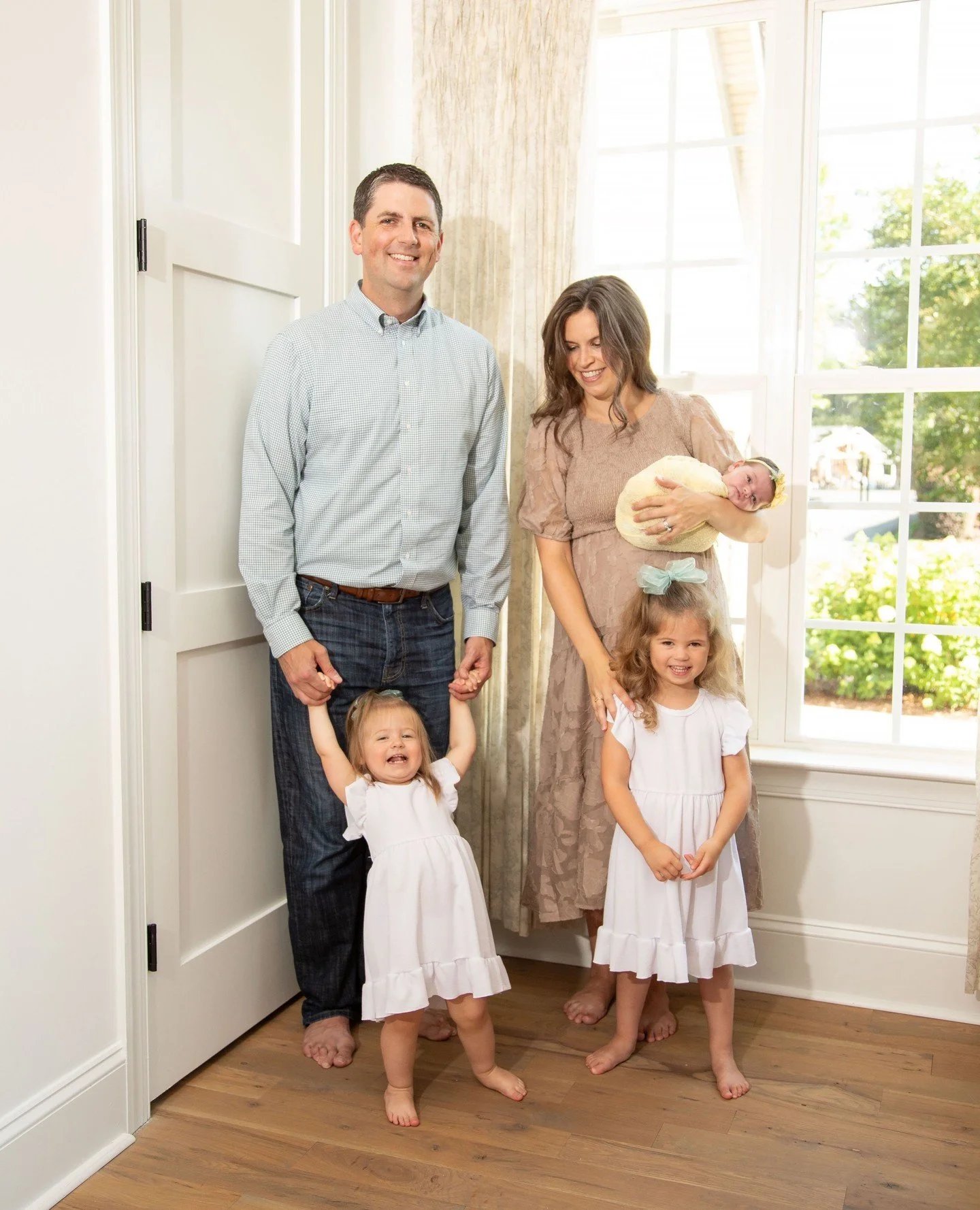Yes we do in home newborns! We have been photographing this family since their first baby girl was born. Such an honor to be part of our clients special moments.⁠
⁠
Link in bio for more information⁠
⁠
#inhomenewborn #lifestyle #newbornphotos #charlot