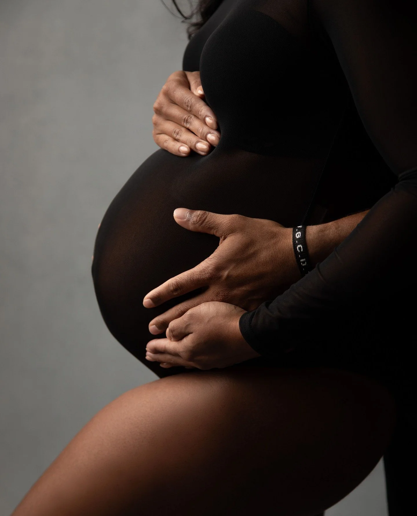 Your family, your story, your session. Documenting the most beautiful parts of life&mdash; by working with you to create the custom photoshoot you've always dreamed of.🖤⁠
⁠
⁠
#priscillagreenphotography #maternityphotography #boutiquephotography #stu