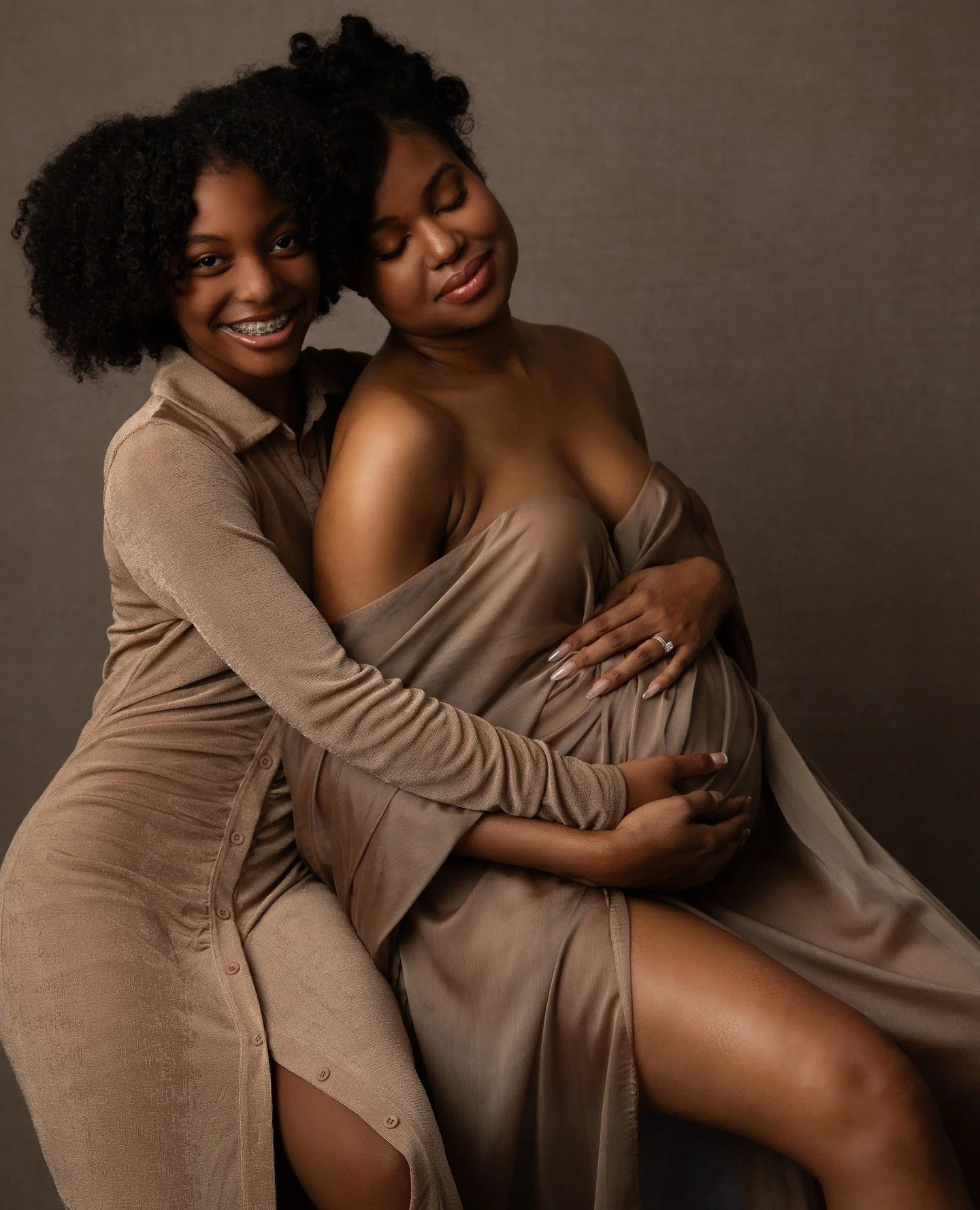 Special moments with those who matter most. Give those moments the attention they deserve with timeless photography📸⁠
⁠
#priscillagreenphotography #familyphotography #boutiquefamilyphotographer