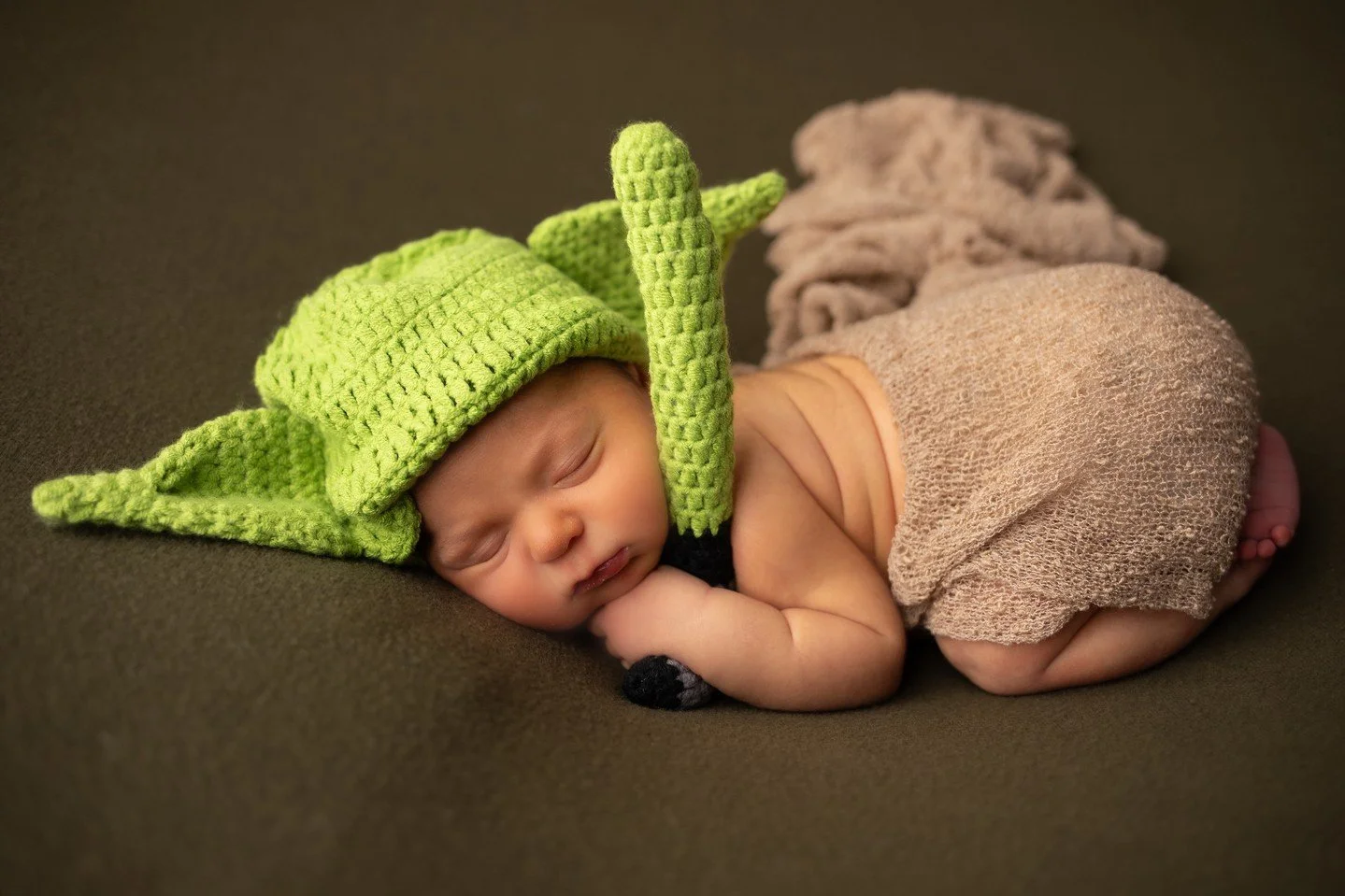 Happy Halloween from Priscilla Green Photography! A safe and fun night, we are hoping you have!💚🎃⁠
⁠
#happyhalloween #newbornphotography #yoda #starwars #priscillagreenphotography