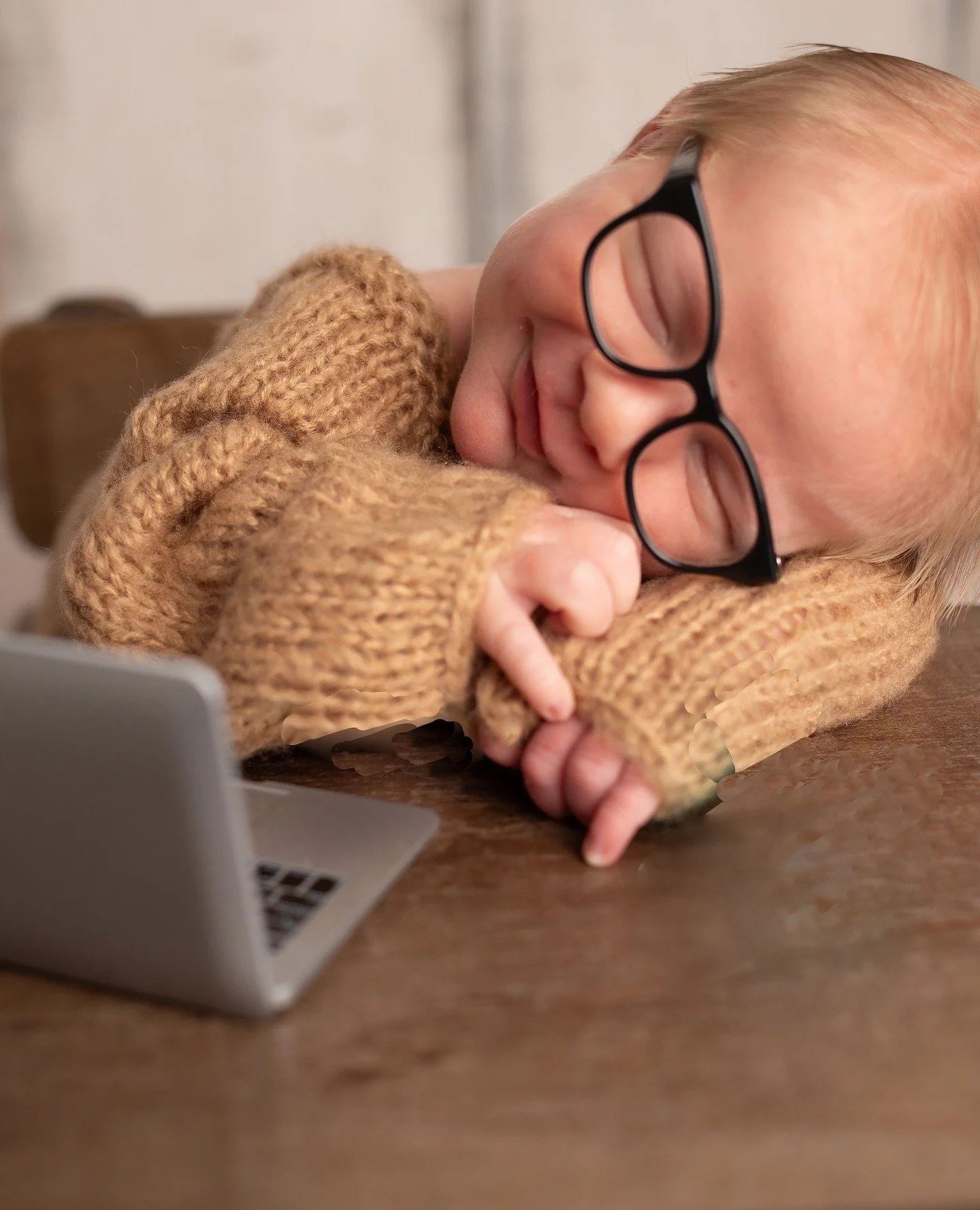 Life of a newborn is so hard!😴 Wishing everyone a happy Monday!☕️💻️⁠
⁠
#priscillagreenphotography #customnewbornphotography #newbornphotos