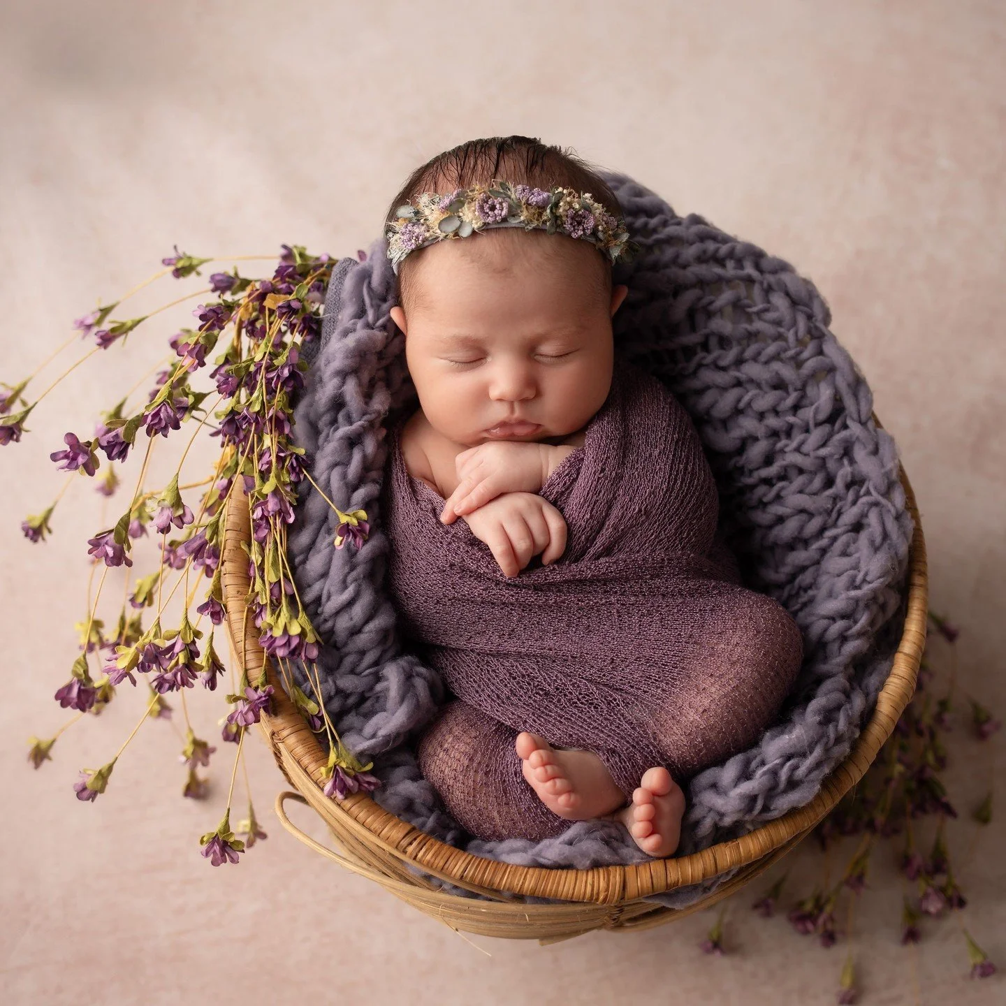 Take a break from family drama or craziness and look at this baby, so cute! While we love our family, sometimes even I need to step away for a second and breathe. ⁠
⁠
Why does the holiday season seem to bring the best and worst out of us? But at leas