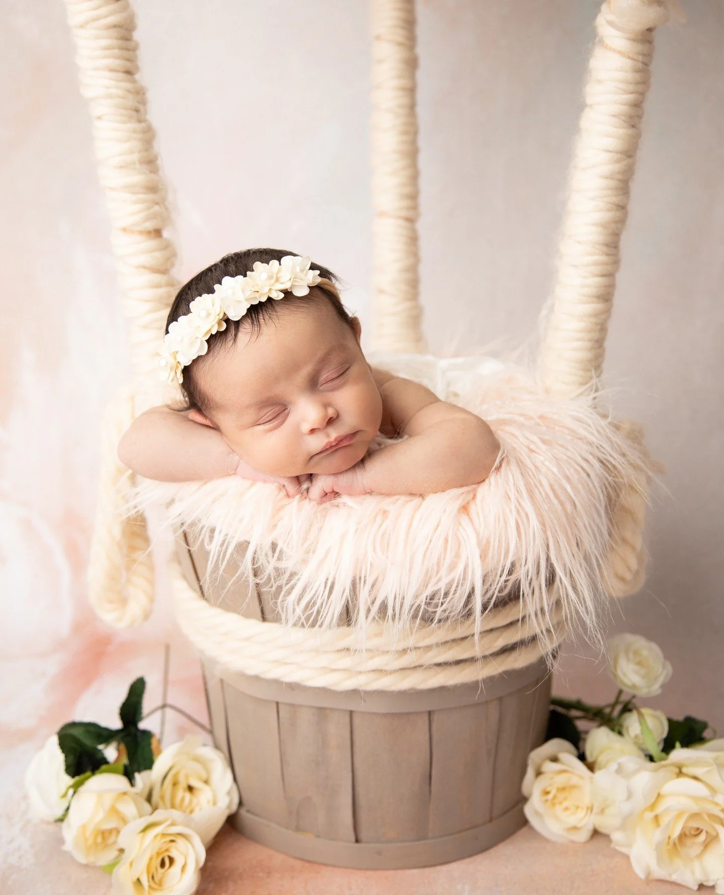 Sweet baby girl in one of our most popular props &ldquo;the hot air balloon.&rdquo; 
Next newborn opening Tuesday 1/20 @9am

Welcoming your little one soon? 🤍✨ Reserve your due date now or book a session in the months after! 

Best time capturing th