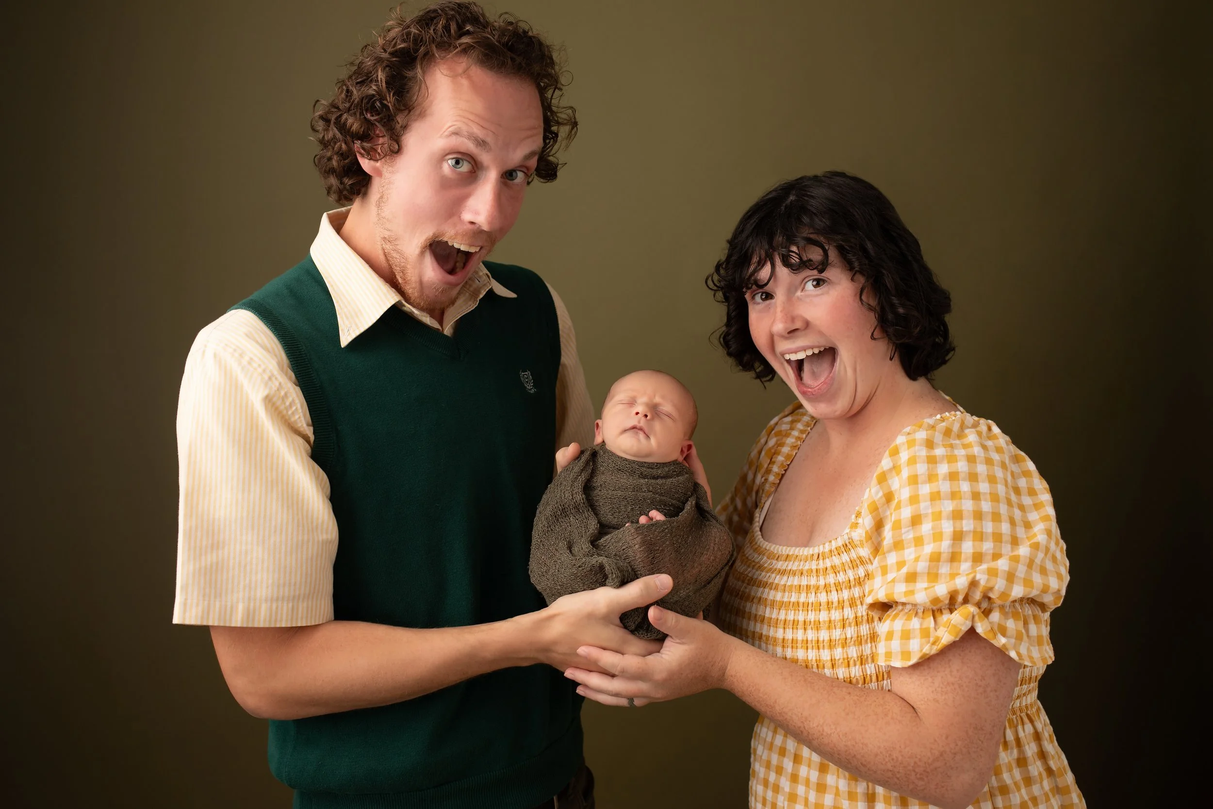 You’re having a Baby!!! When &amp; How to Book a Newborn Photoshoot (A Simple Guide for New Parents)