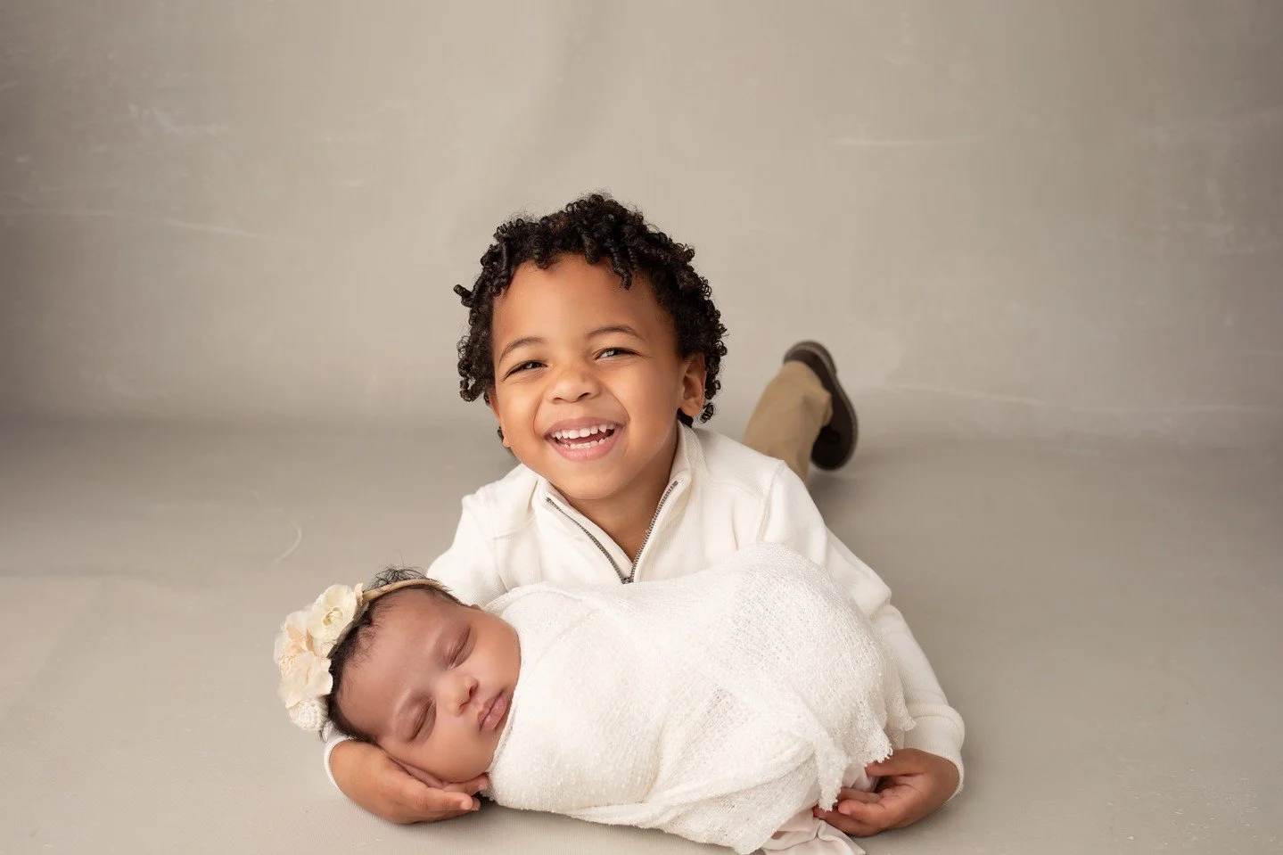 Just goofin' with the new sibling 😄⁠
.⁠
.⁠
.⁠
Link in bio⁠
⁠
Photography Studio⁠
16&rdquo;9 Sardis rd. N⁠
Charlotte NC 28105⁠
⁠
Services provided: ⁠
Maternity &bull;newborn&bull;1 year &bull; family &bull; portraits &bull; headshots