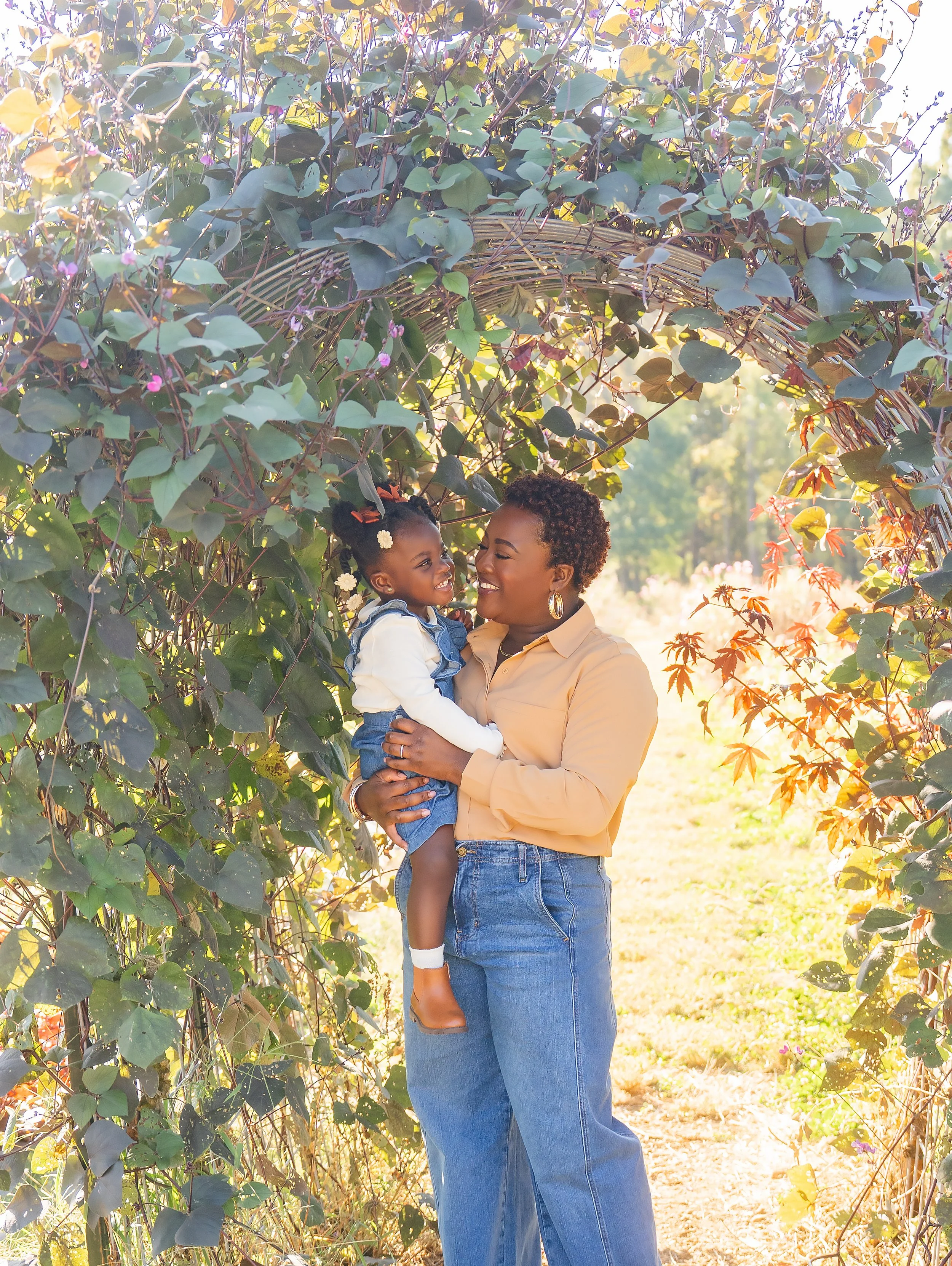 7Outdoor_familyphotography_fallminisession.jpg
