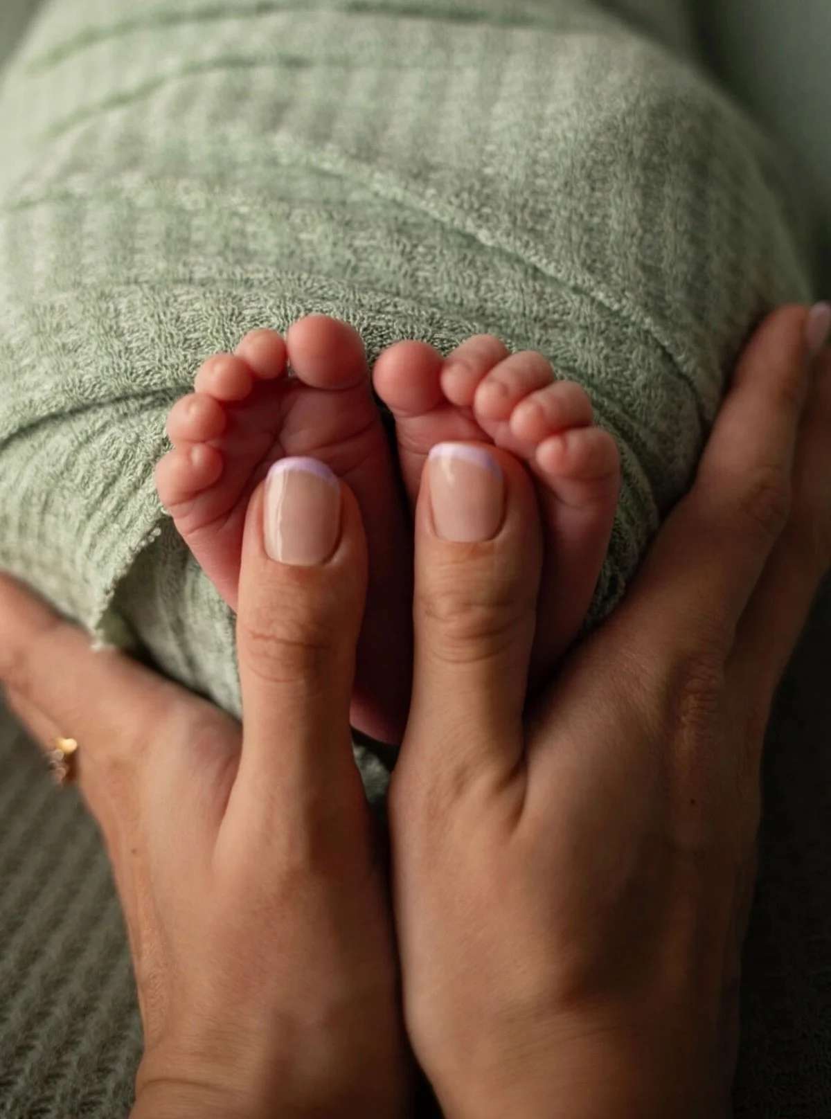 Moments worth capturing. 
The color scheme greens, creams and natural. Love this newborn photoshoot how it came together so beautifully.

Now booking due dates for the end of this month, available newborn session dates this Thursday &amp; Friday. We 