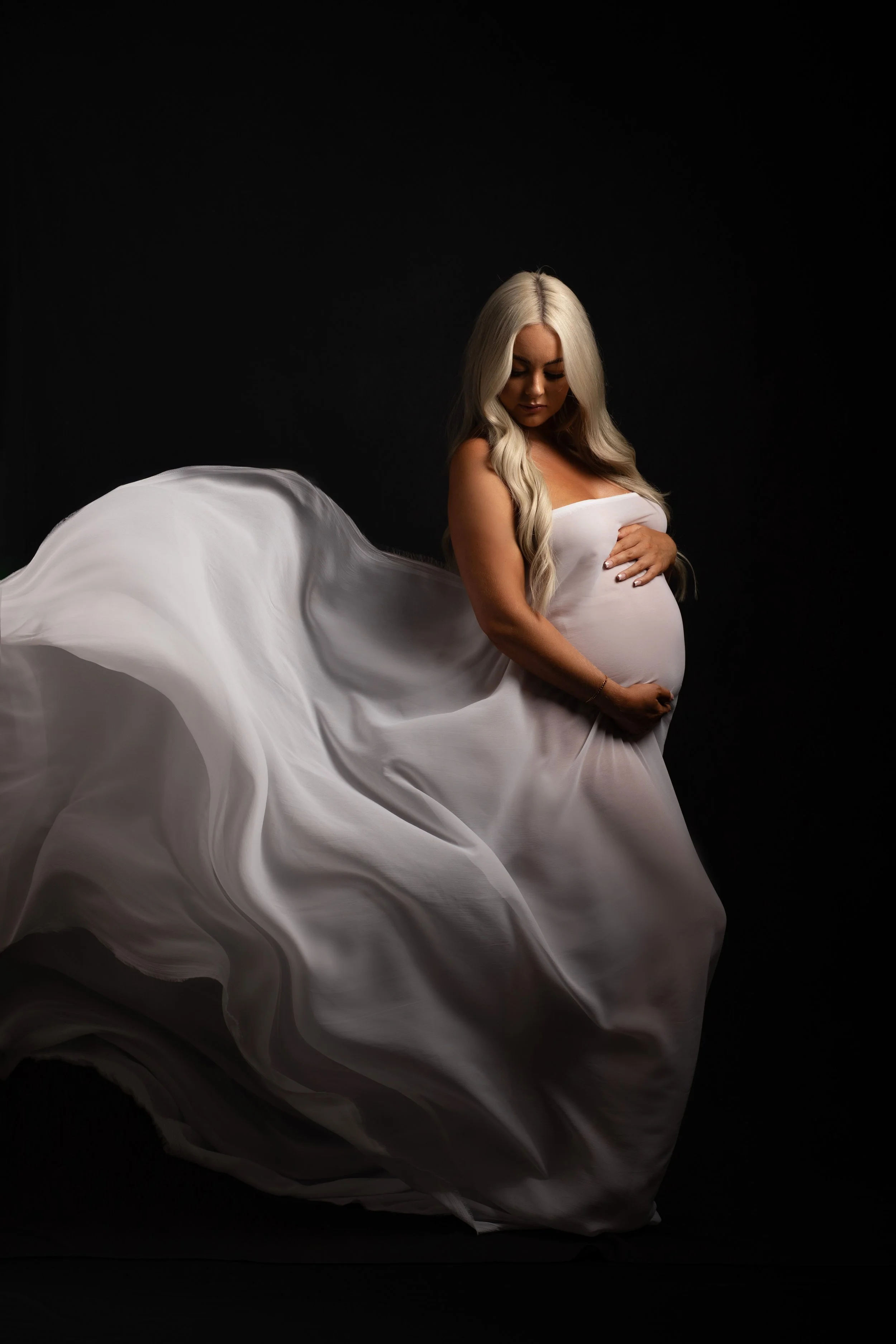 What to Wear for Maternity Photos in Charlotte