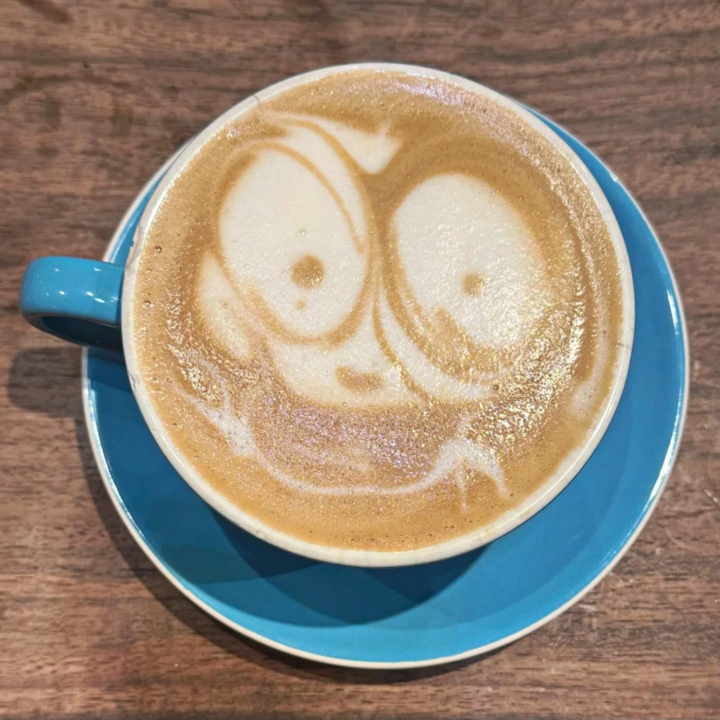 Hello! Hi! It&rsquo;s coffee time! I&rsquo;ll be hanging out and making coffee dranks 12-5pm today at @honeylattecafe !

#goodmorning #latteart #coffee #espresso #zzzwalking