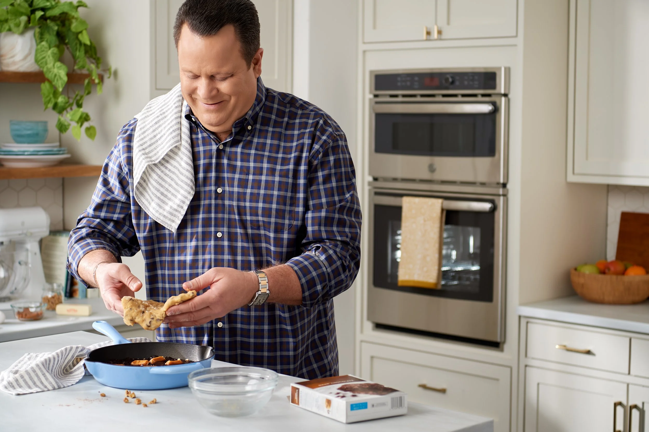 Cast Iron Cooking_DP26310_11981_R.jpg