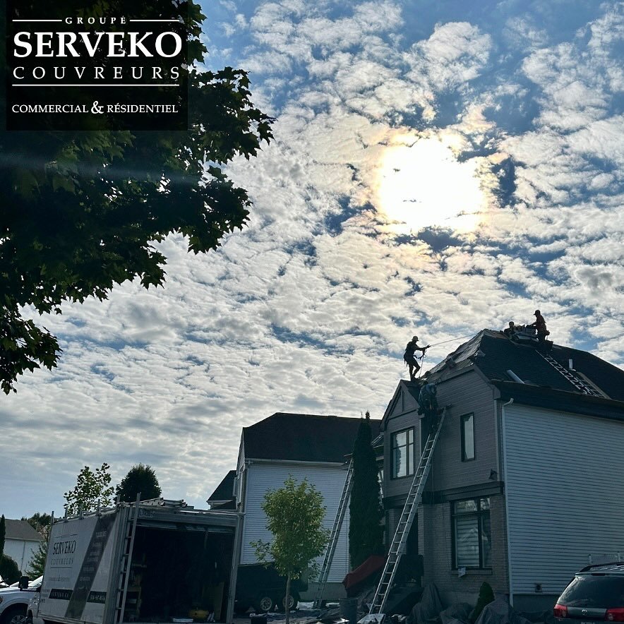 🍂 🌧️ ❄️ Votre toit est-il pr&ecirc;t pour la saison &agrave; venir? 

👉🏼 Que ce soit pour une r&eacute;paration, une v&eacute;rification ou un renouvellement, nous sommes &agrave; votre disposition afin de vous donner l&rsquo;heure juste! 

☎️ 51