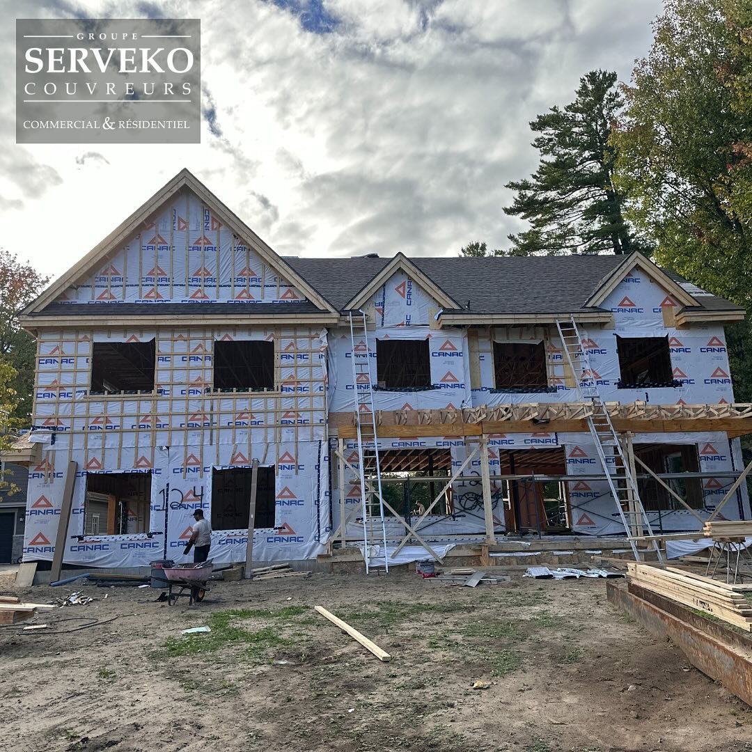 ☀️ Installation des bardeaux IKO Dynasty Bois de Rivage en cours

🔐 Nous avons les certifications n&eacute;cessaires pour vos projets de toiture. 

Bardeaux / Membrane &eacute;lastom&egrave;re 

✅ IKO
✅ GAF
✅ BP
✅ SOPREMA 

📍Laurentides, Grand-Mont