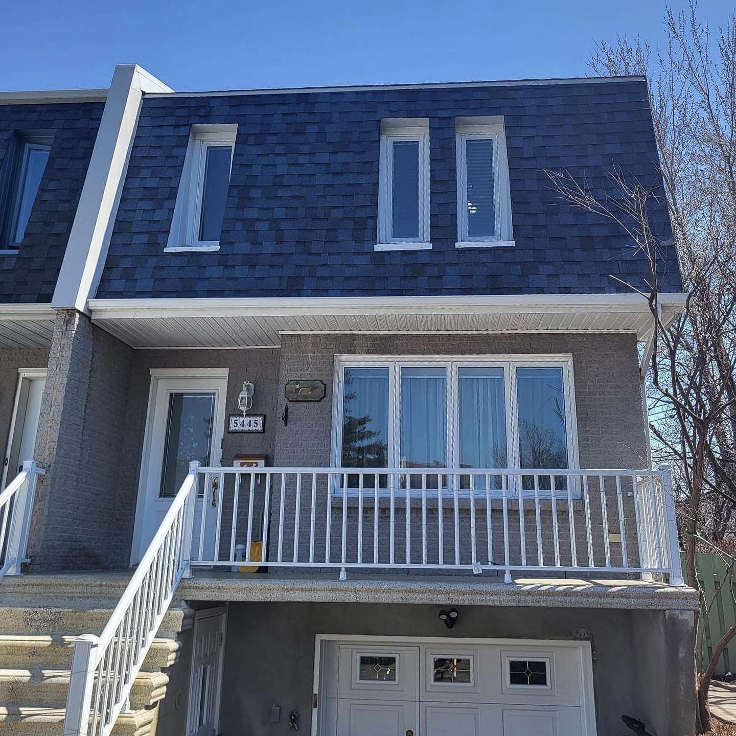 🚧 Nous avons d&eacute;but&eacute; notre saison 2023 ! 

🚨 Demandez votre estimation gratuite (514) 967-8546⠀

📍 Montr&eacute;al, Qc
⠀⠀⠀
🏡 40 paquets @ikoroofing Dynasty Bleu Atlantique + t&ocirc;le de mur mitoyen

🤝Merci &agrave; nos clients pou