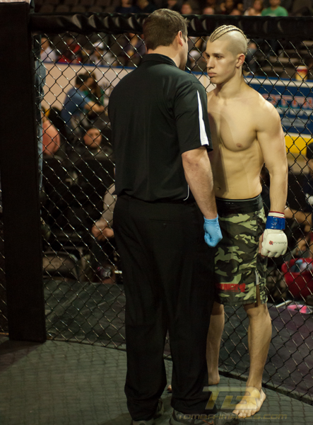 XFO MMA    Anthony Gasso vs Dylan Roads at The Sears Centre