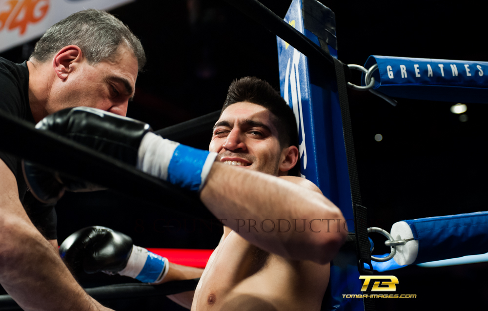 8-Count/ Round Three USPN "Fight Night" ..