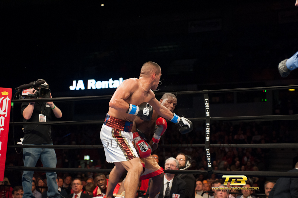 8-Count/ Round Three USPN "Fight Night" ..
