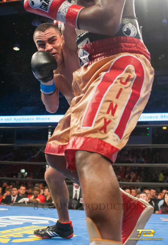 8-Count/ Round Three USPN "Fight Night" ..