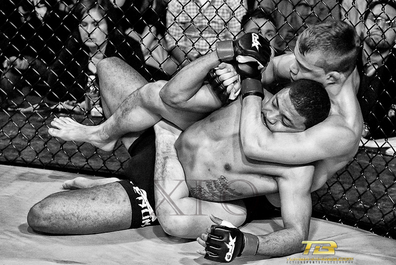 XFO 42 Pro Matches at the Sears Centre 