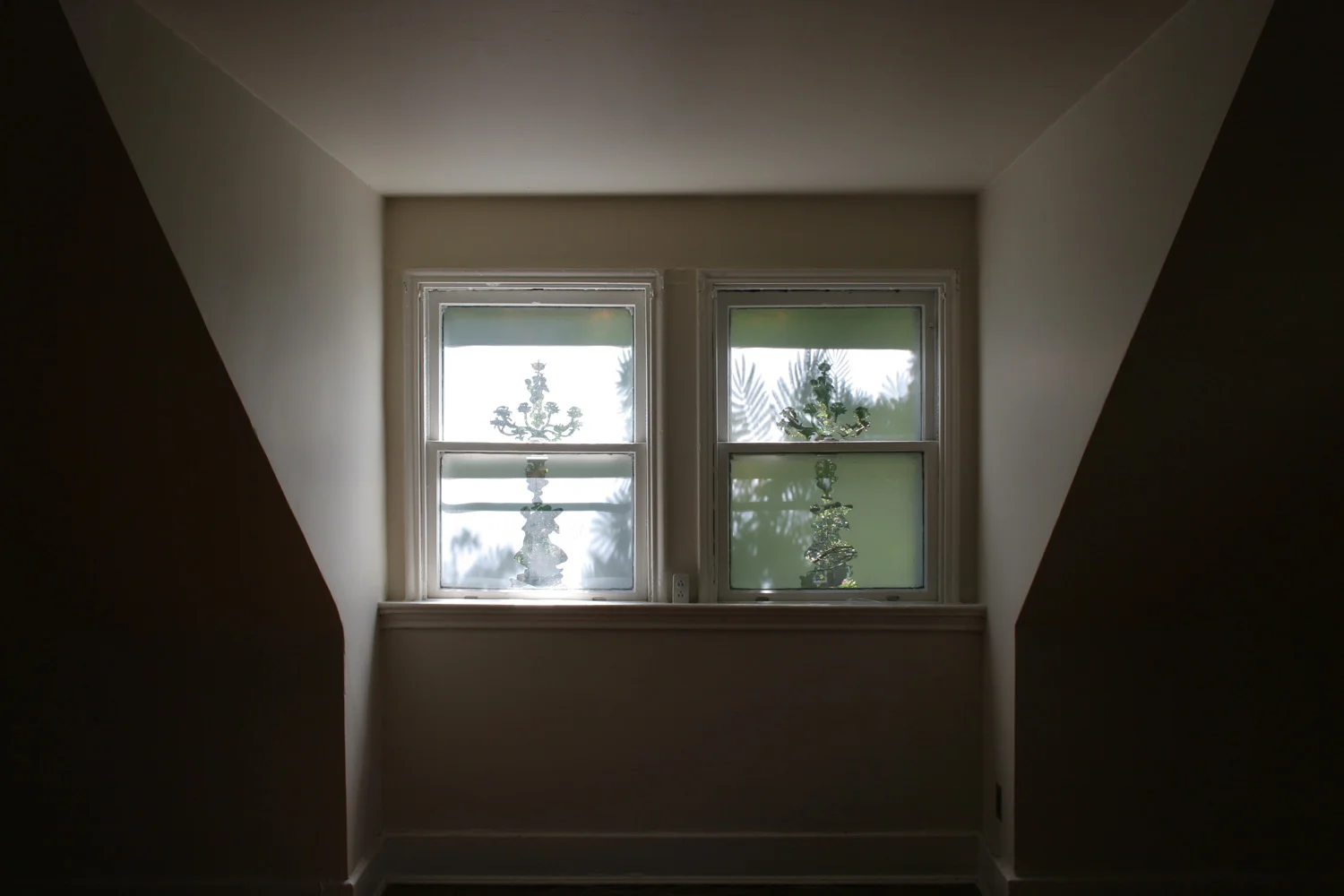  Anna Craycroft,  The Refurnishings of Ignis Fatuus , 2005. 