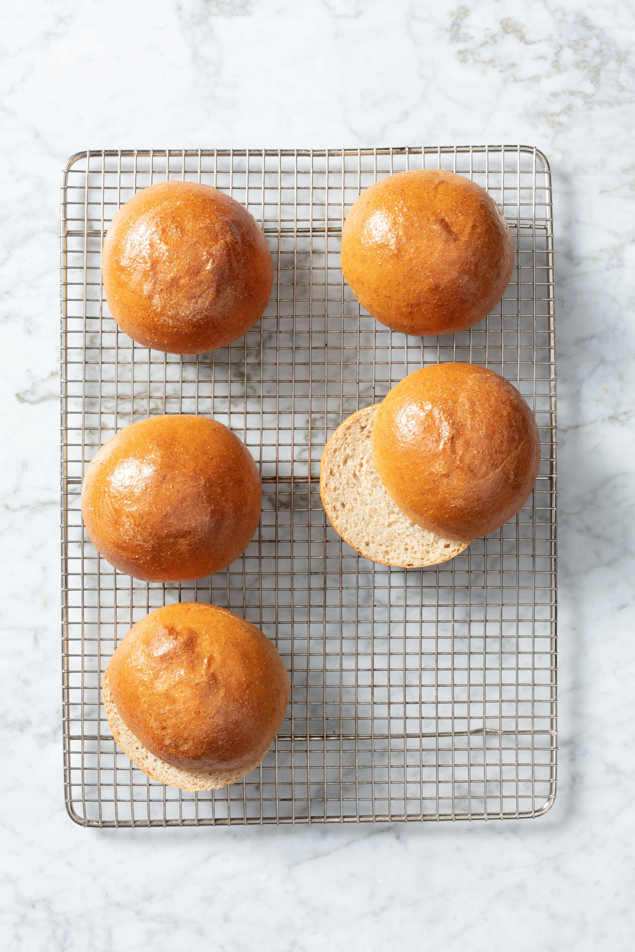 SFS_Whole-Wheat_Hamburger_Buns_011.jpg