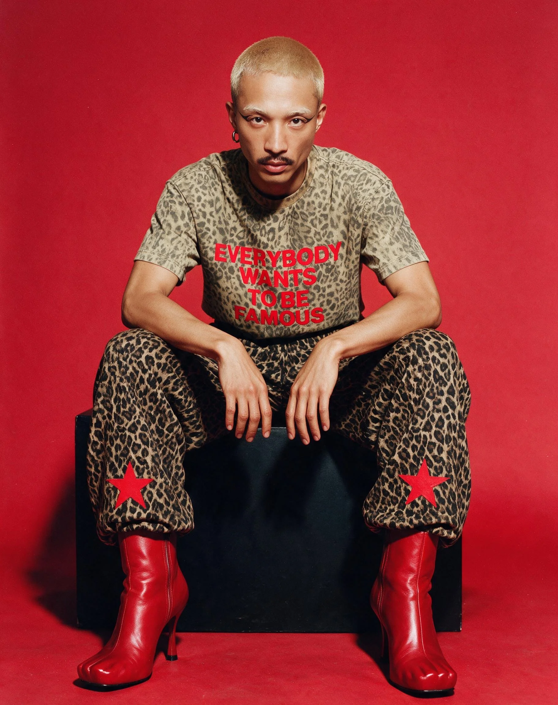 key_editorial_campaign_photo_full-length_studio_shot_shot_on_a_mamiya_rz67_with_a_90mm_f35_lens_on__y77oos08x5h0kufml83h_0.jpeg
